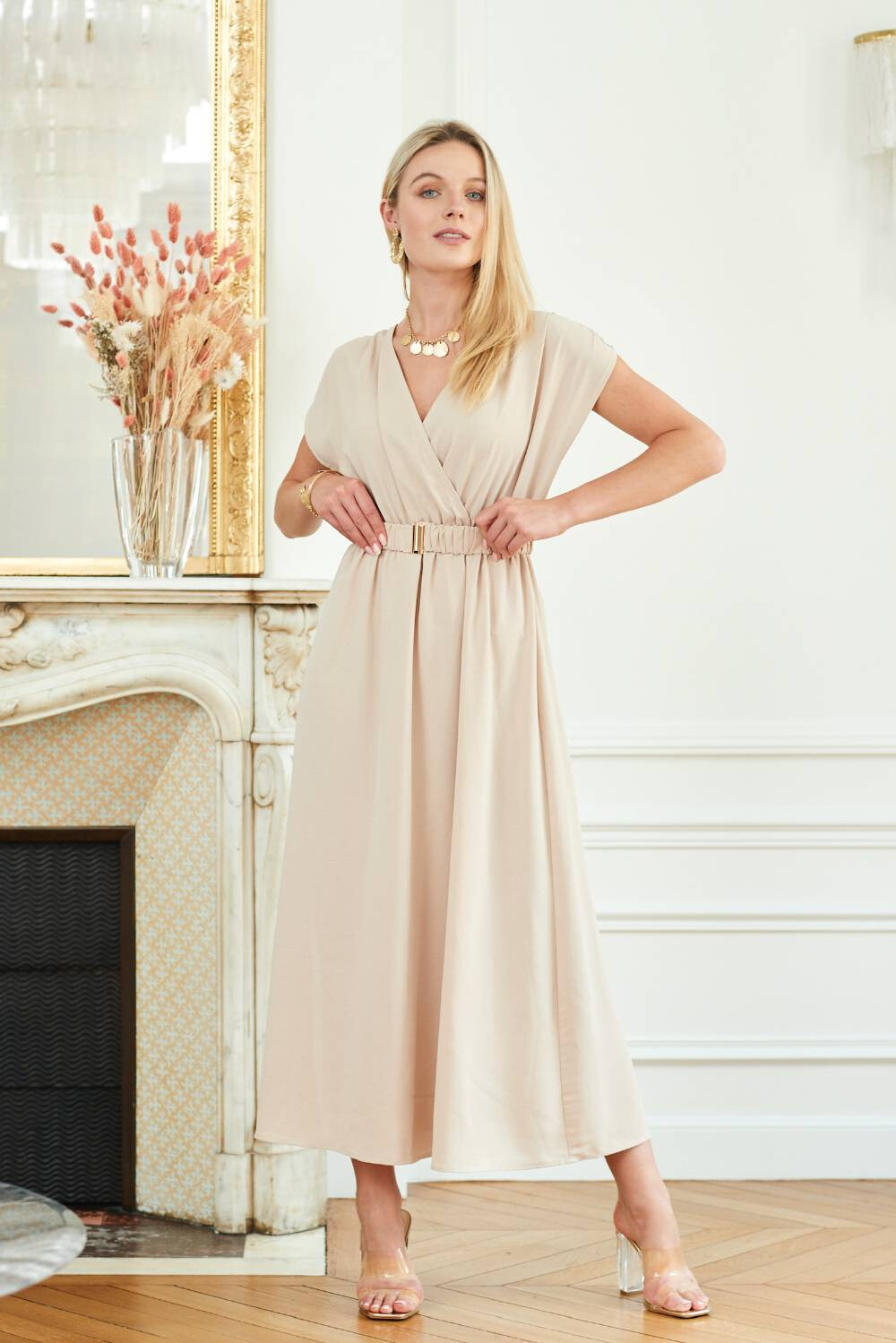 Großhändler Exquiss's - Elegantes langes Kleid mit ausgestellten Ärmeln