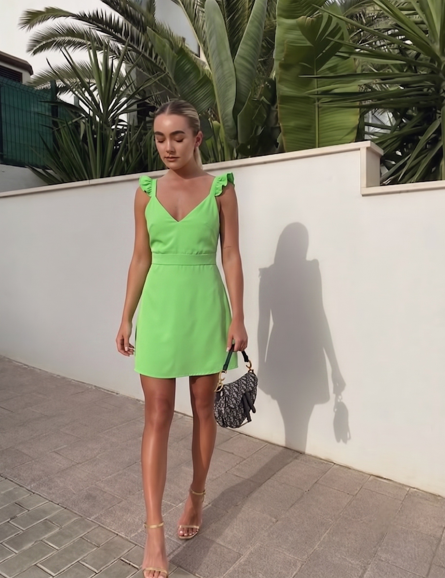 Wholesaler Exquiss's - Light dress with thin straps and lace back