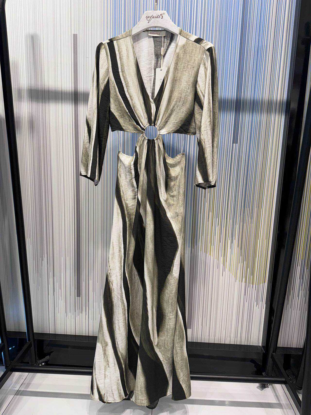 Wholesaler Exquiss's - Fluid long dress with cutting and decorative ring