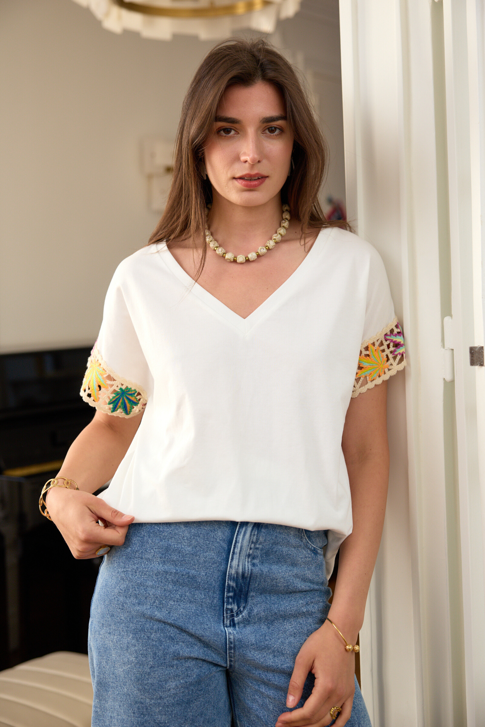 Mayorista Exquiss's - Camiseta de mujer con mangas bordadas