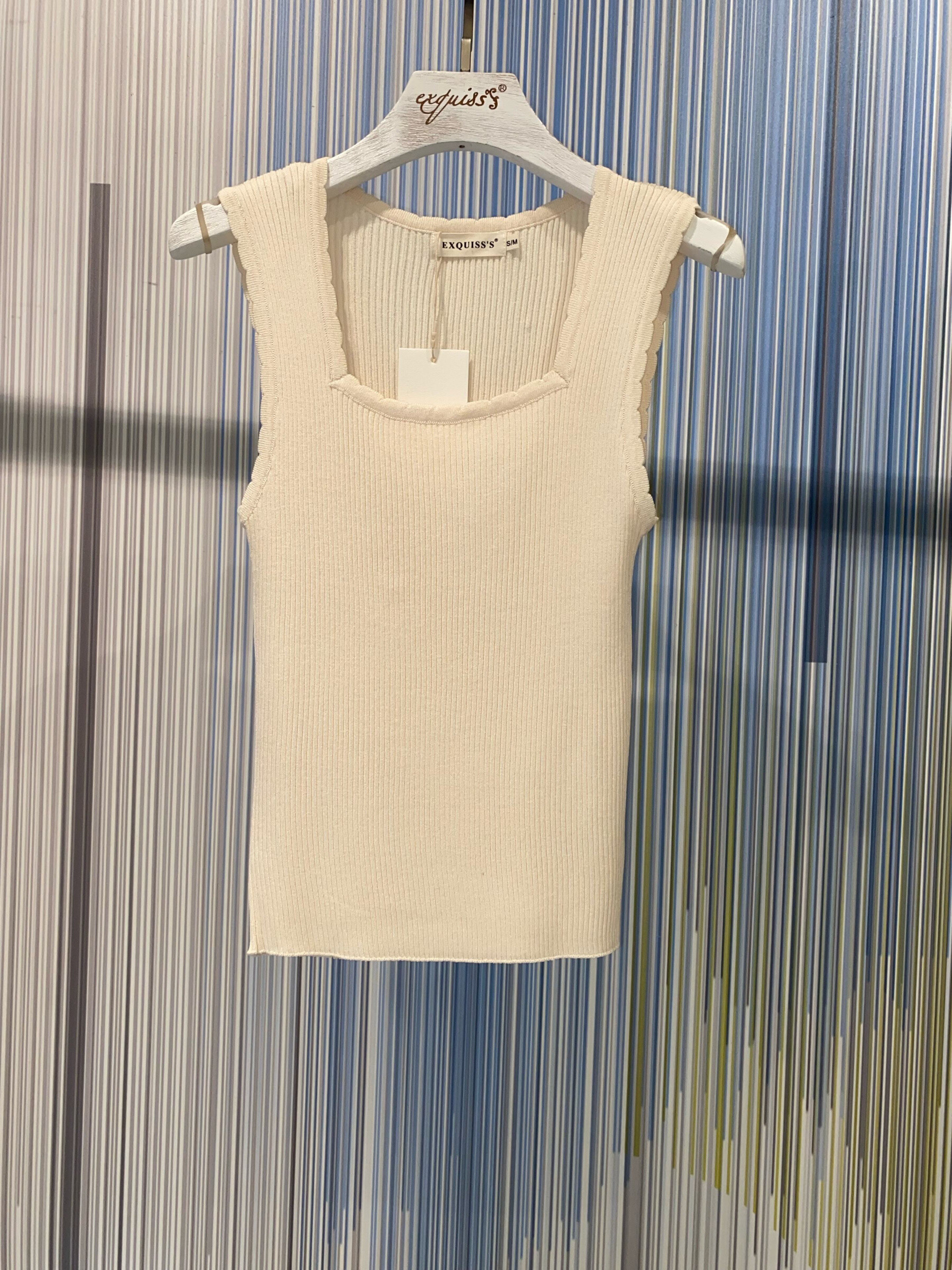 Wholesaler Exquiss's - Wrinkled tank top with cutting