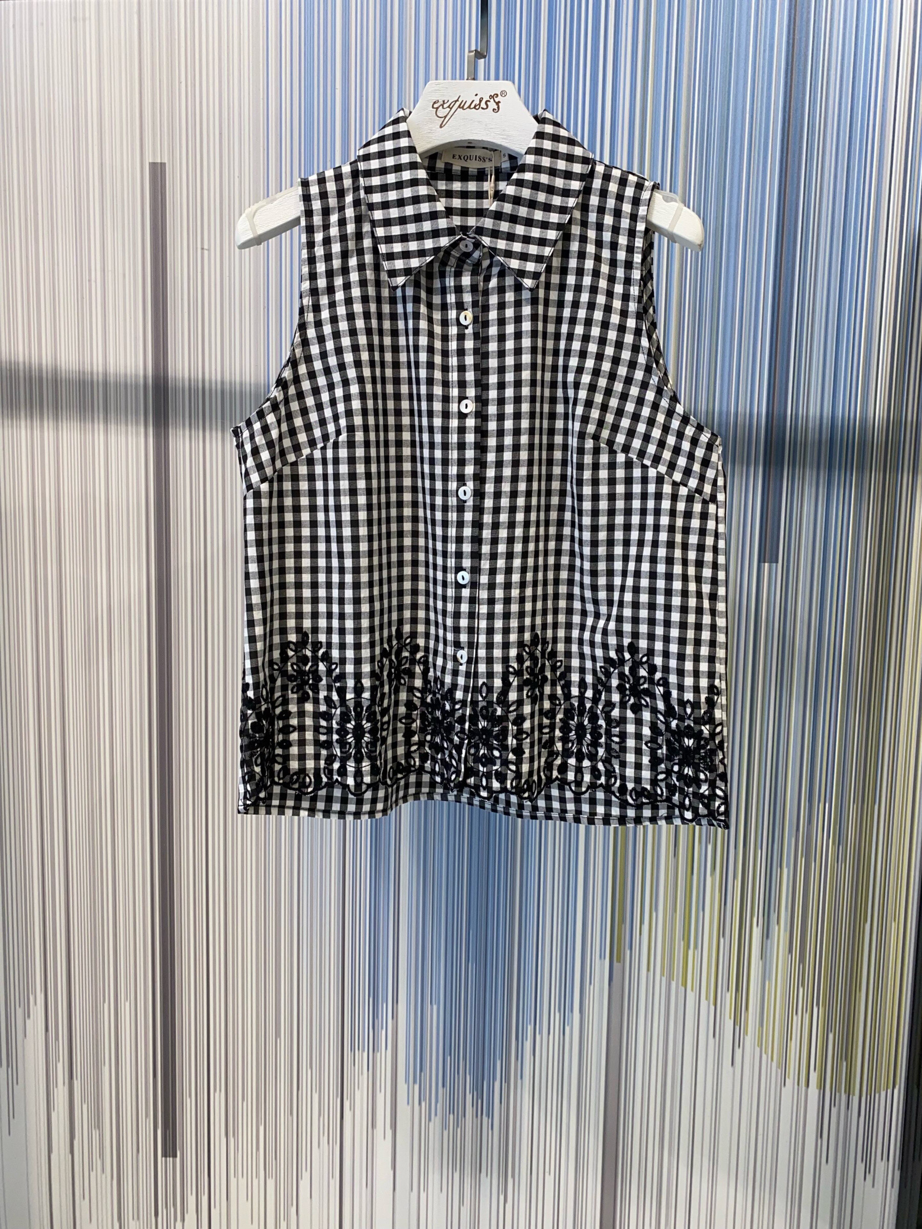 Wholesaler Exquiss's - Top without sleeve with classic collar