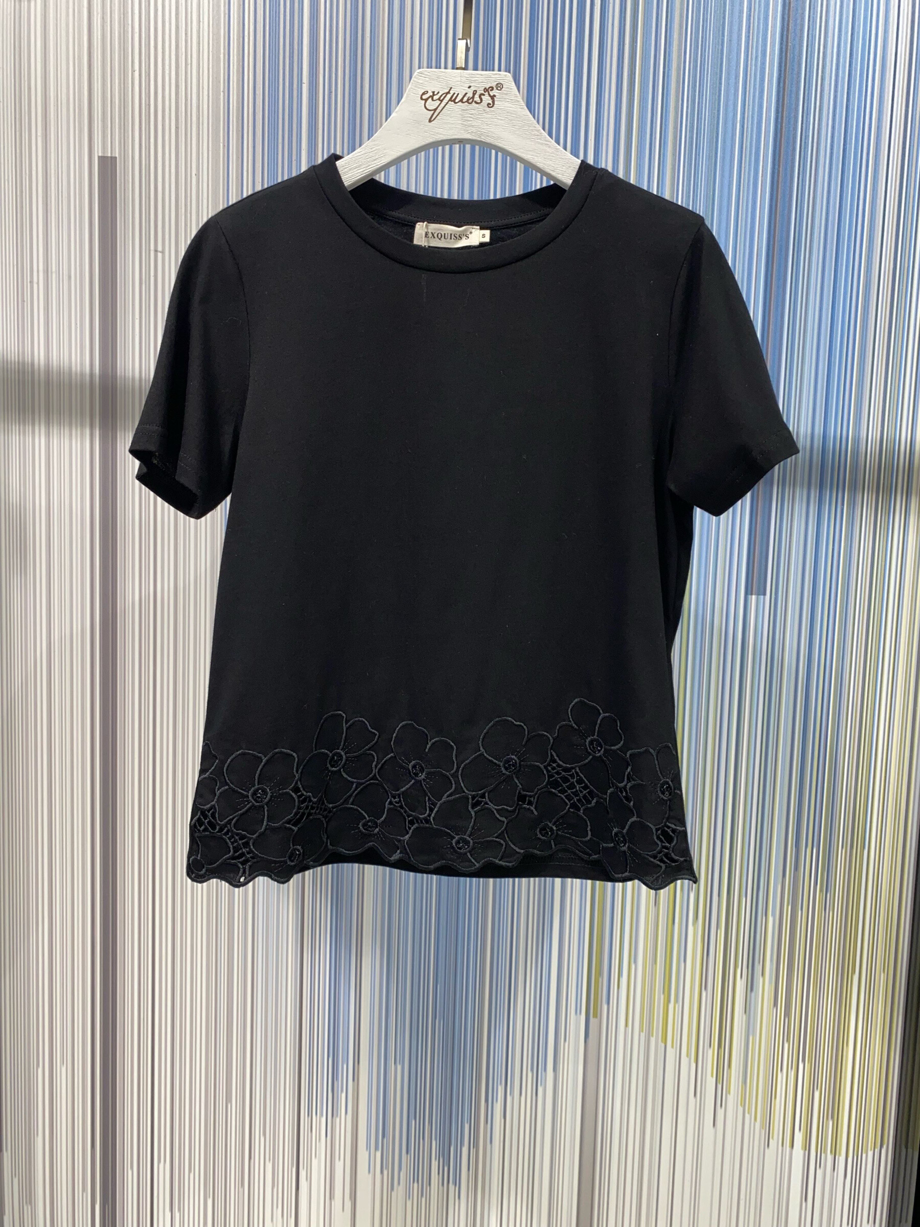 Grossiste Exquiss's - T-shirt Femme avec Dentelle