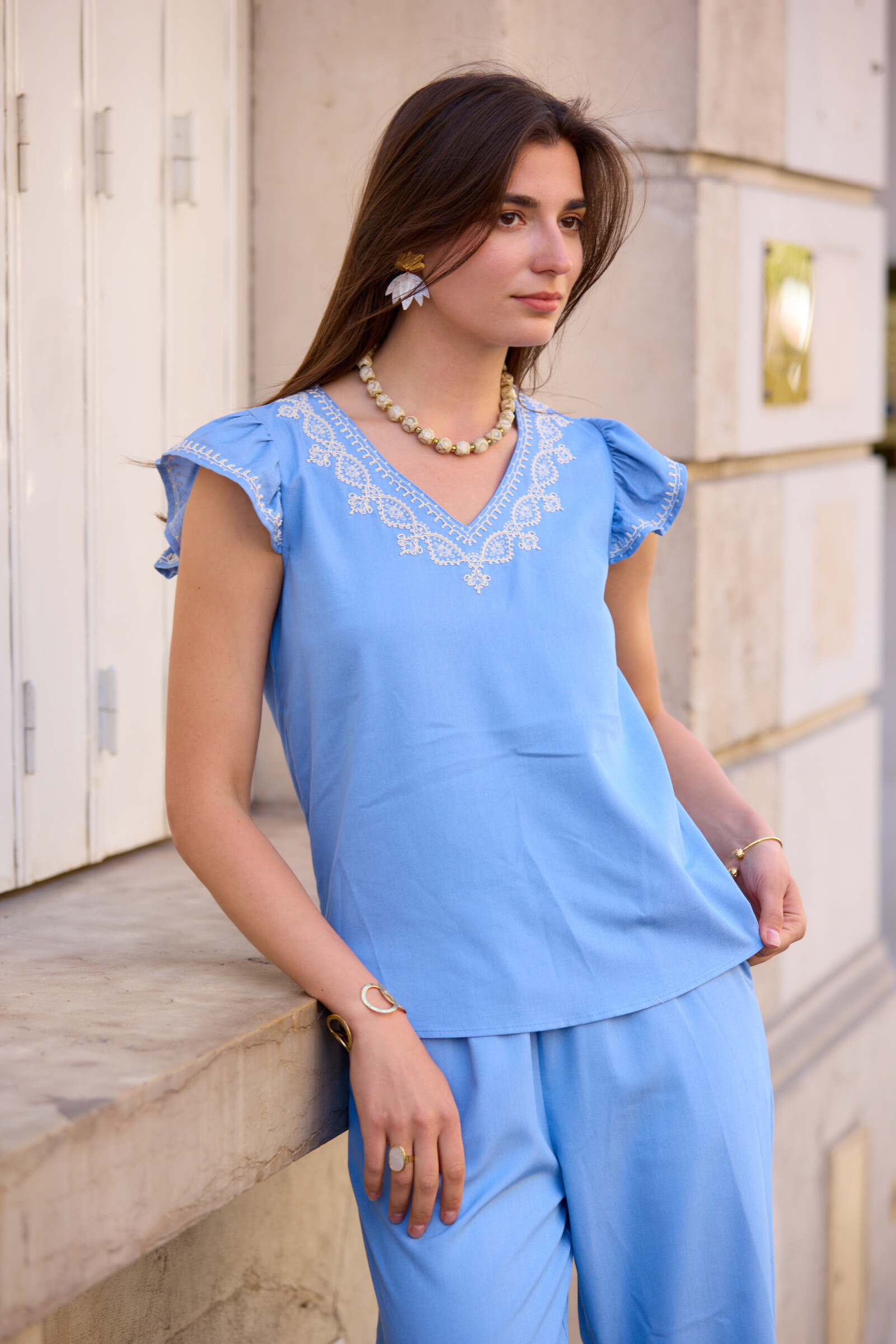 Grossiste Exquiss's - Blouse élégante à broderies