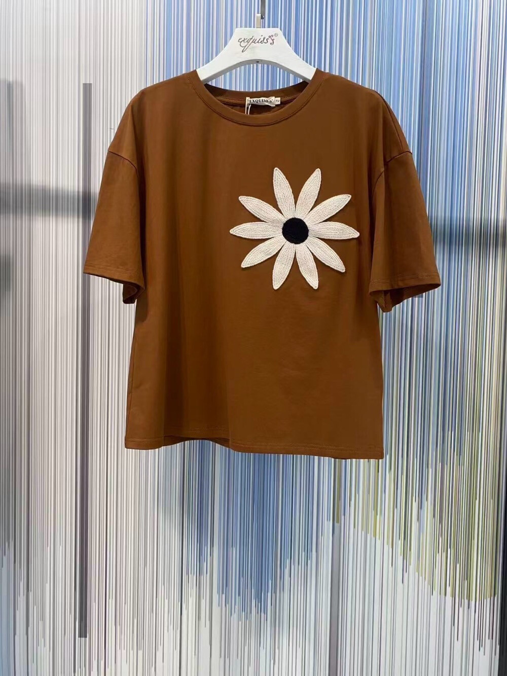 Grossista Exquiss's - T-shirt floreale a maniche corte