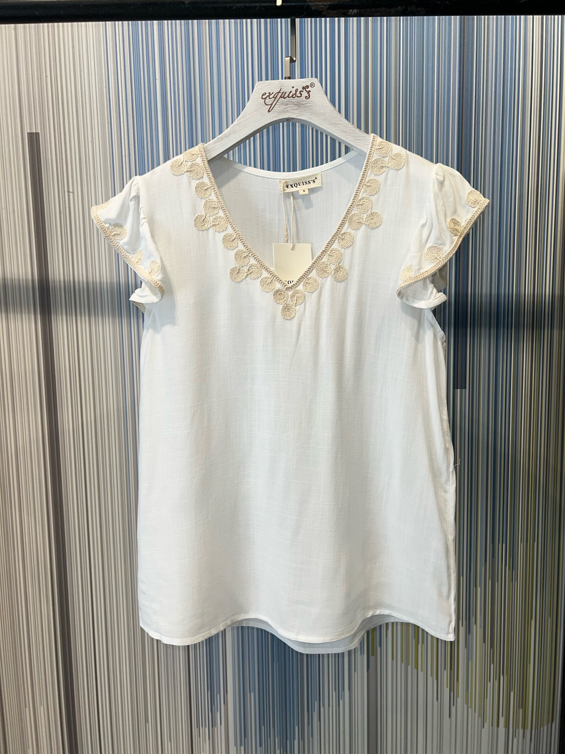 Wholesaler Exquiss's - Fluent-sleeved female t-shirt