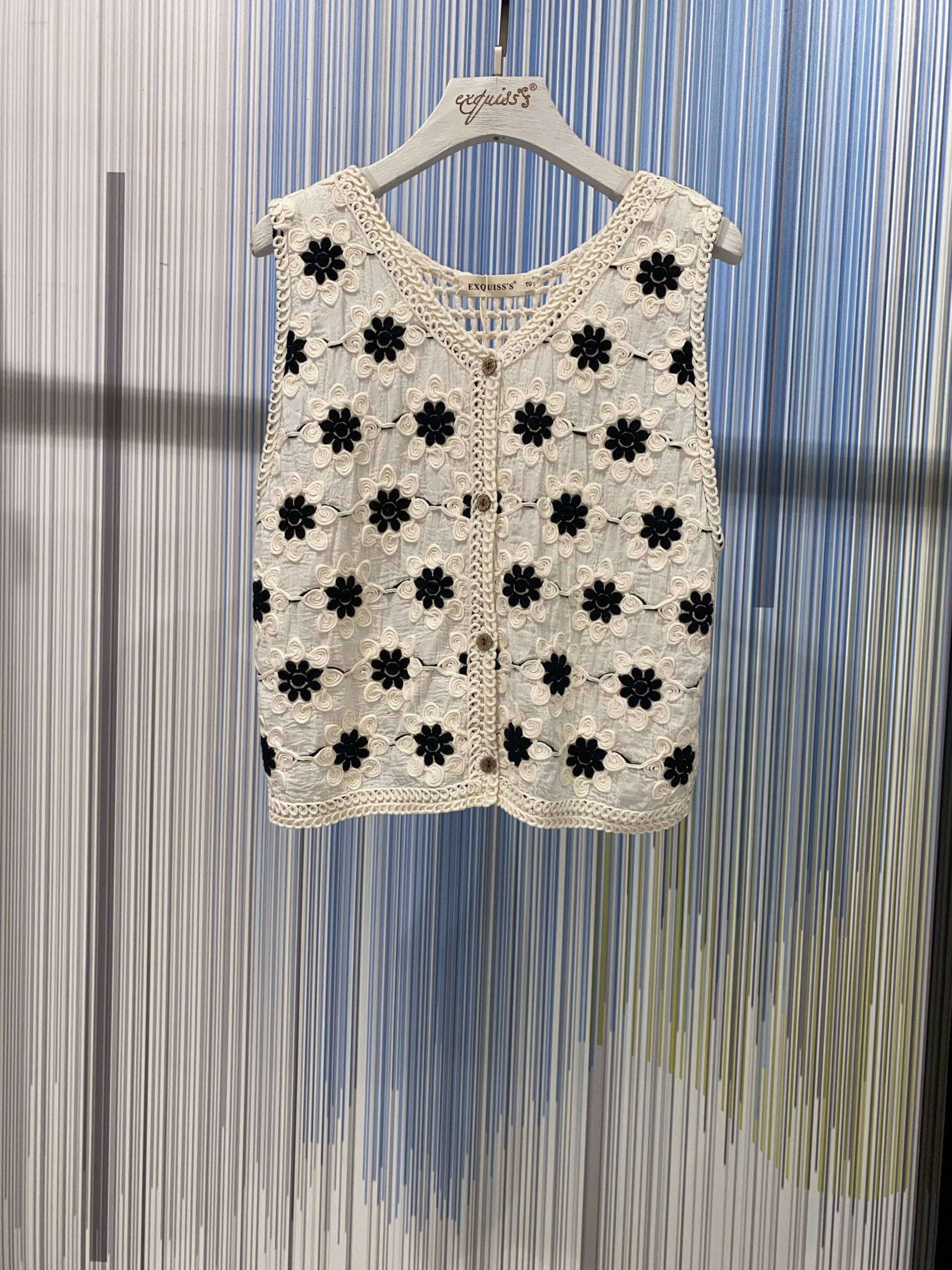 Wholesaler Exquiss's - Floral crochet vest