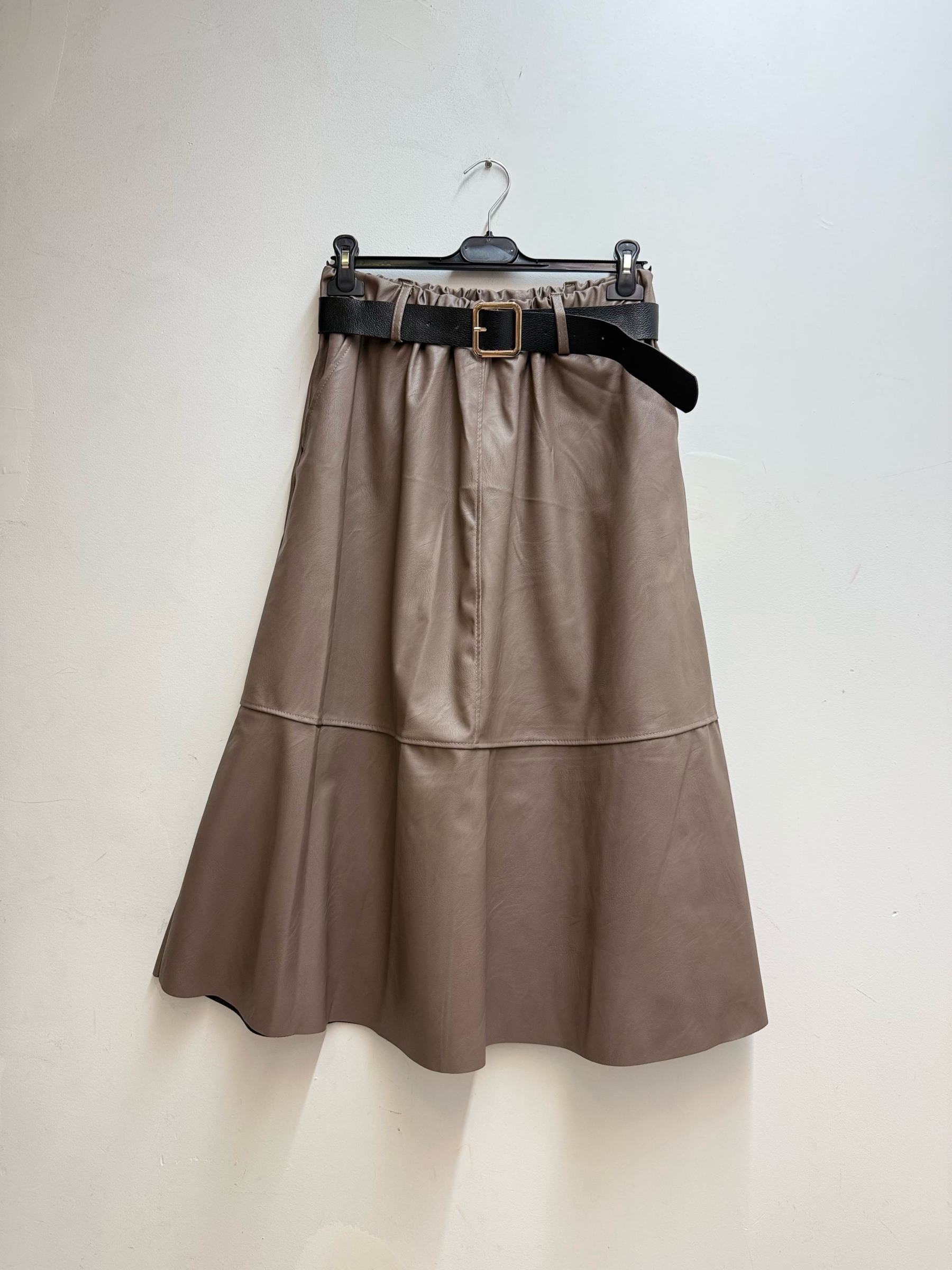 Wholesaler Farfalla - Skirts with belt
