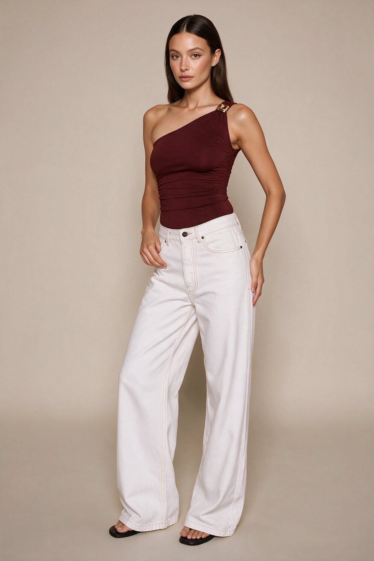 Grossiste FASHION SELECT - Body asymétrique froncé à une épaule