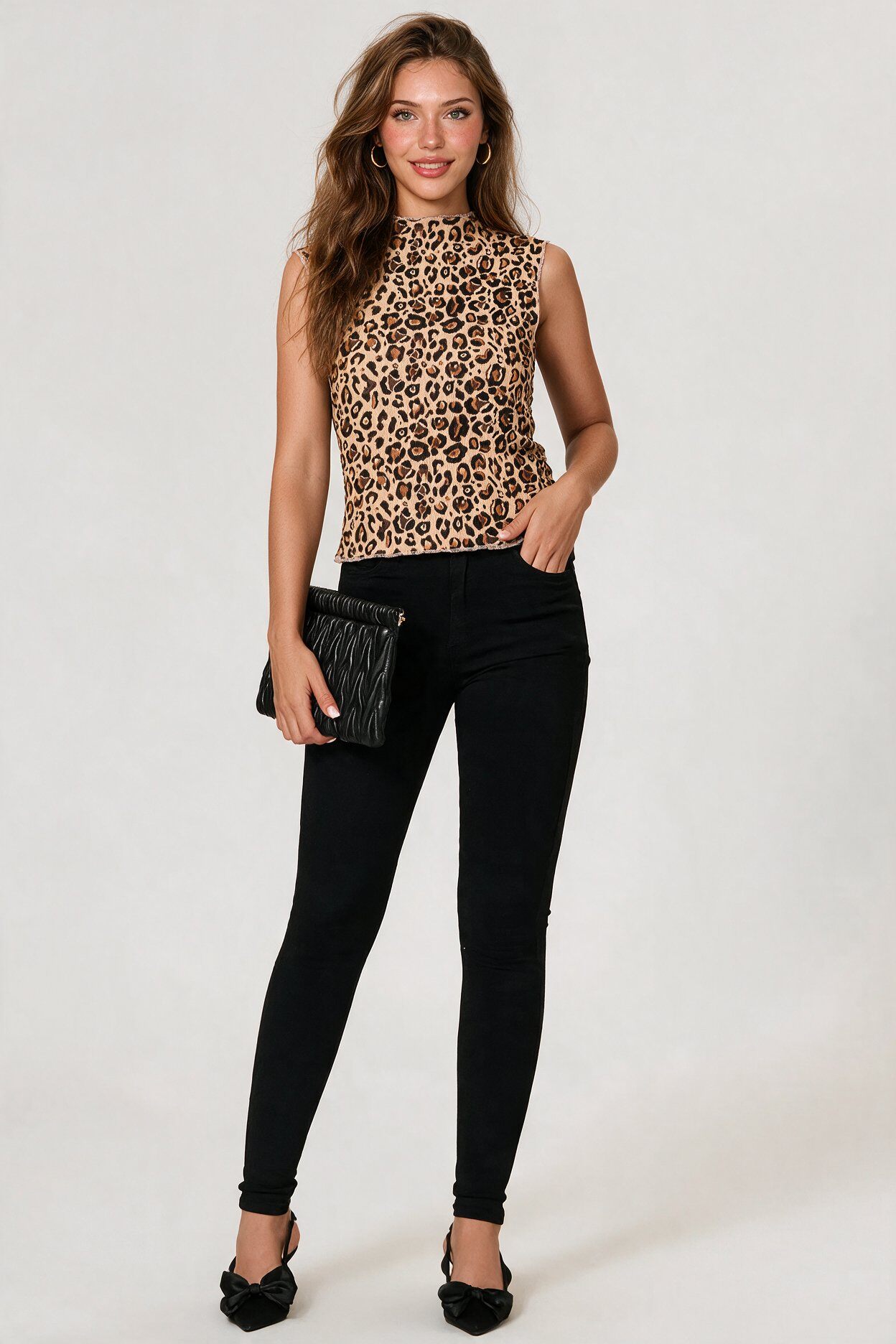 Grossiste FASHION SELECT - Top léopard sans manches col montant