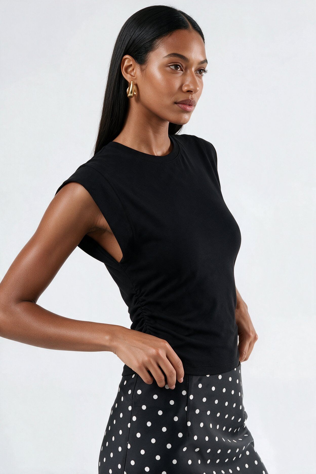 Grossiste FASHION SELECT - Top sans manches à épaules structurées