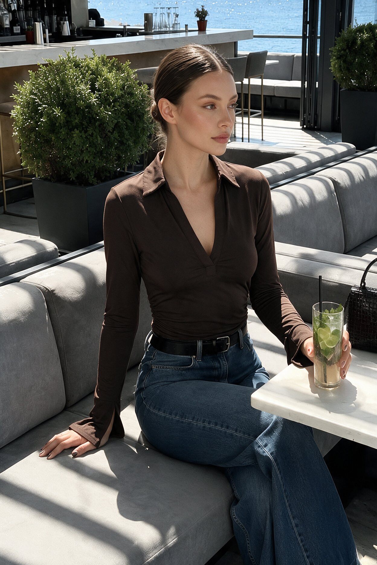 Grossiste FASHION SELECT - Top ajusté à col chemise et décolleté V