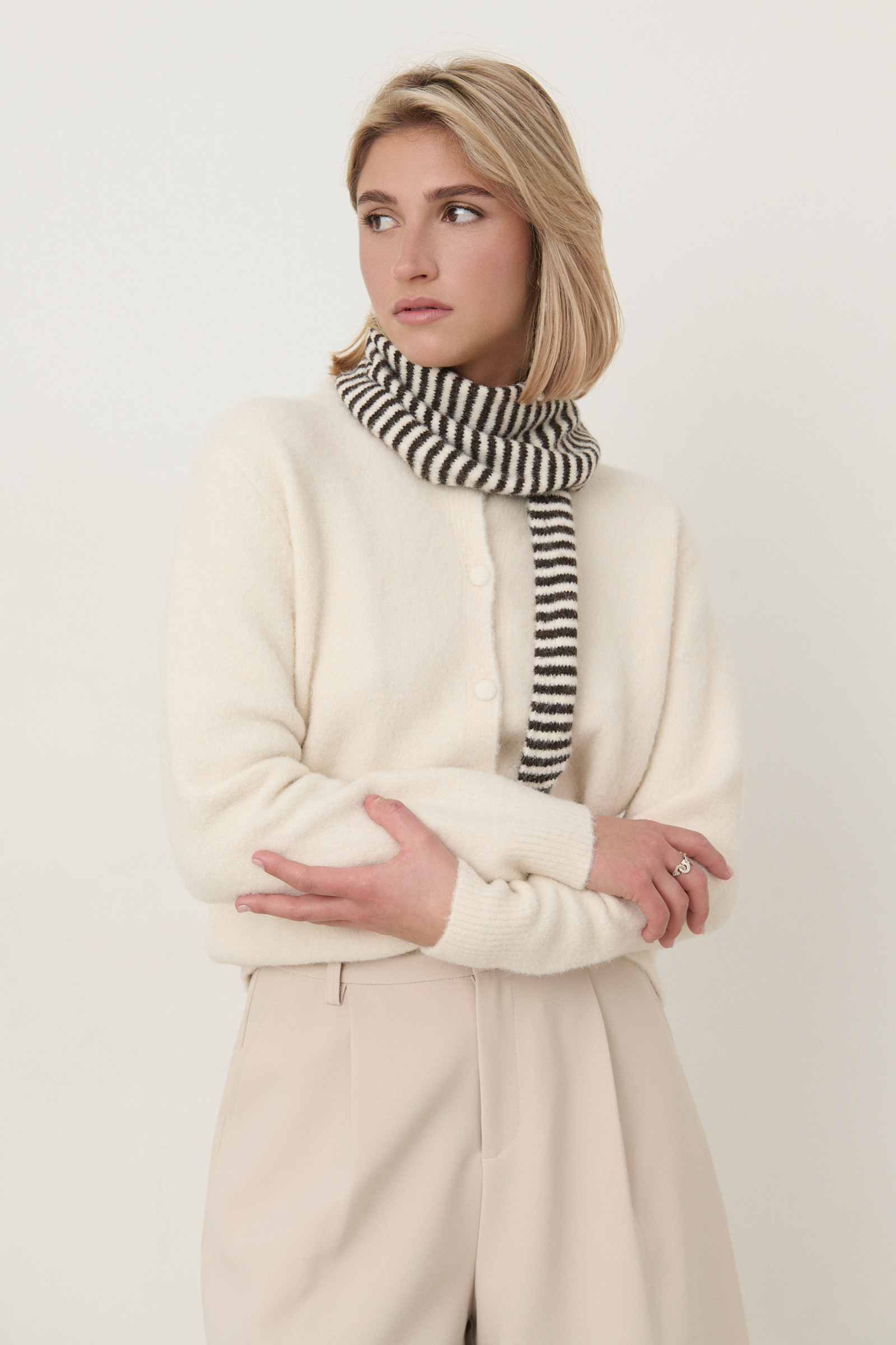 Women's lightweight knit cardigan, 50% viscose, 50% polyamide, with matching striped scarf