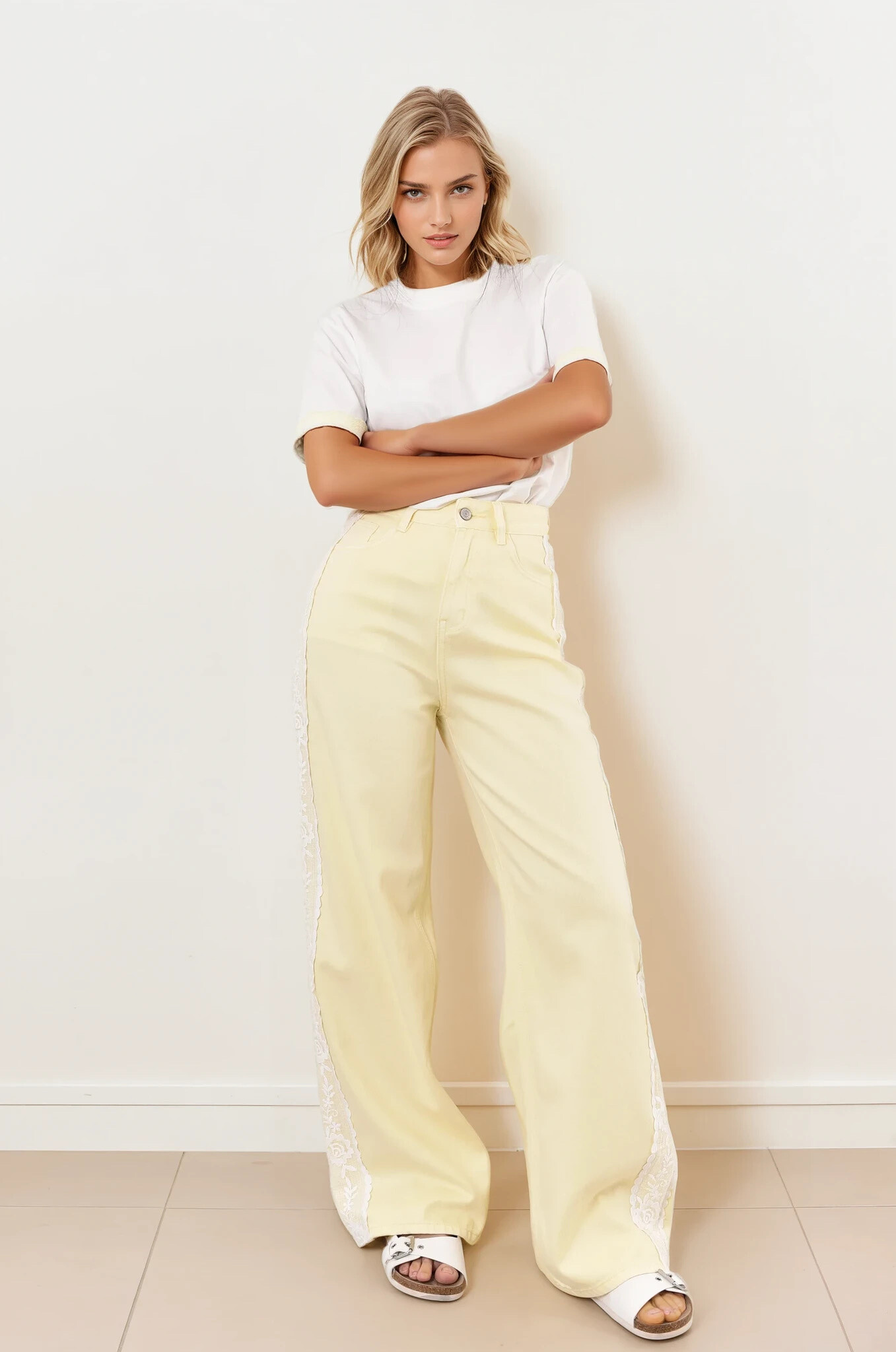 Wholesaler Feelkoo - Washed denim pants with lace strip