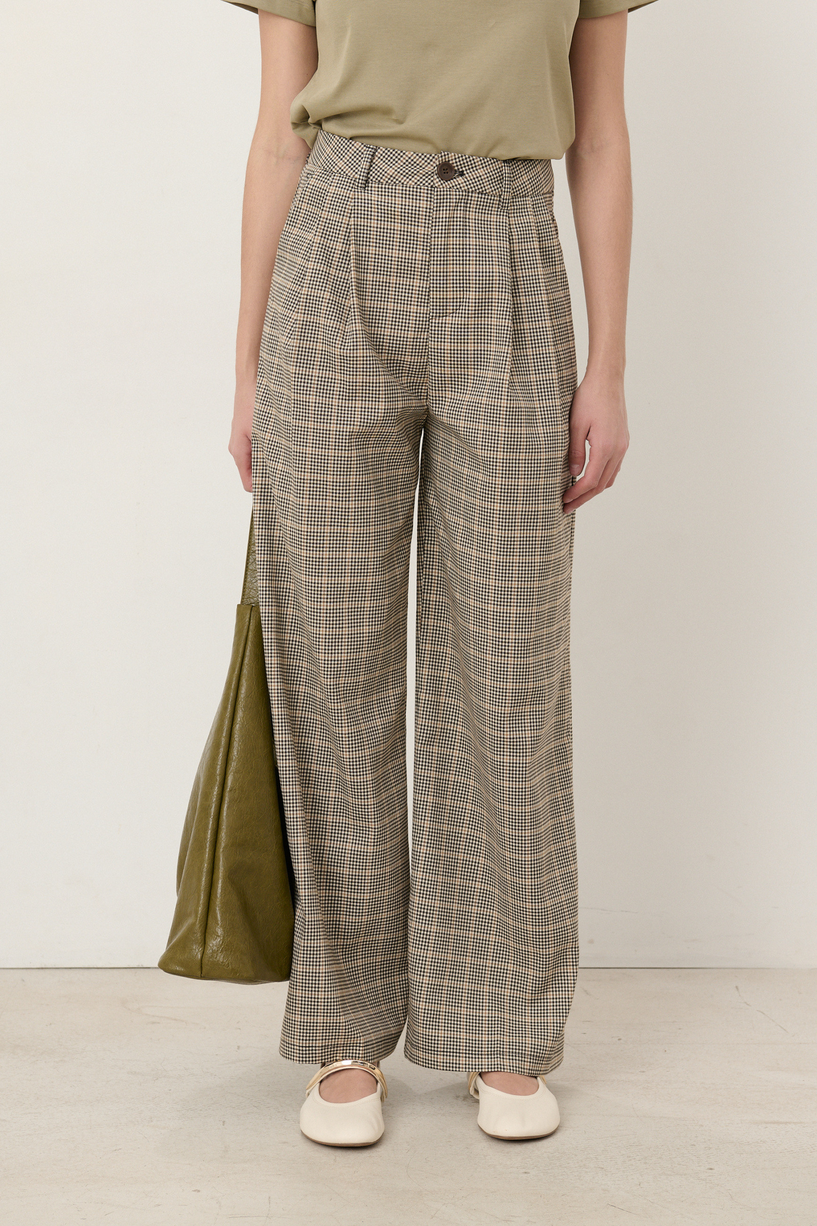 Women's straight-leg suit trousers, polyester elastane, perfect for spring/summer.