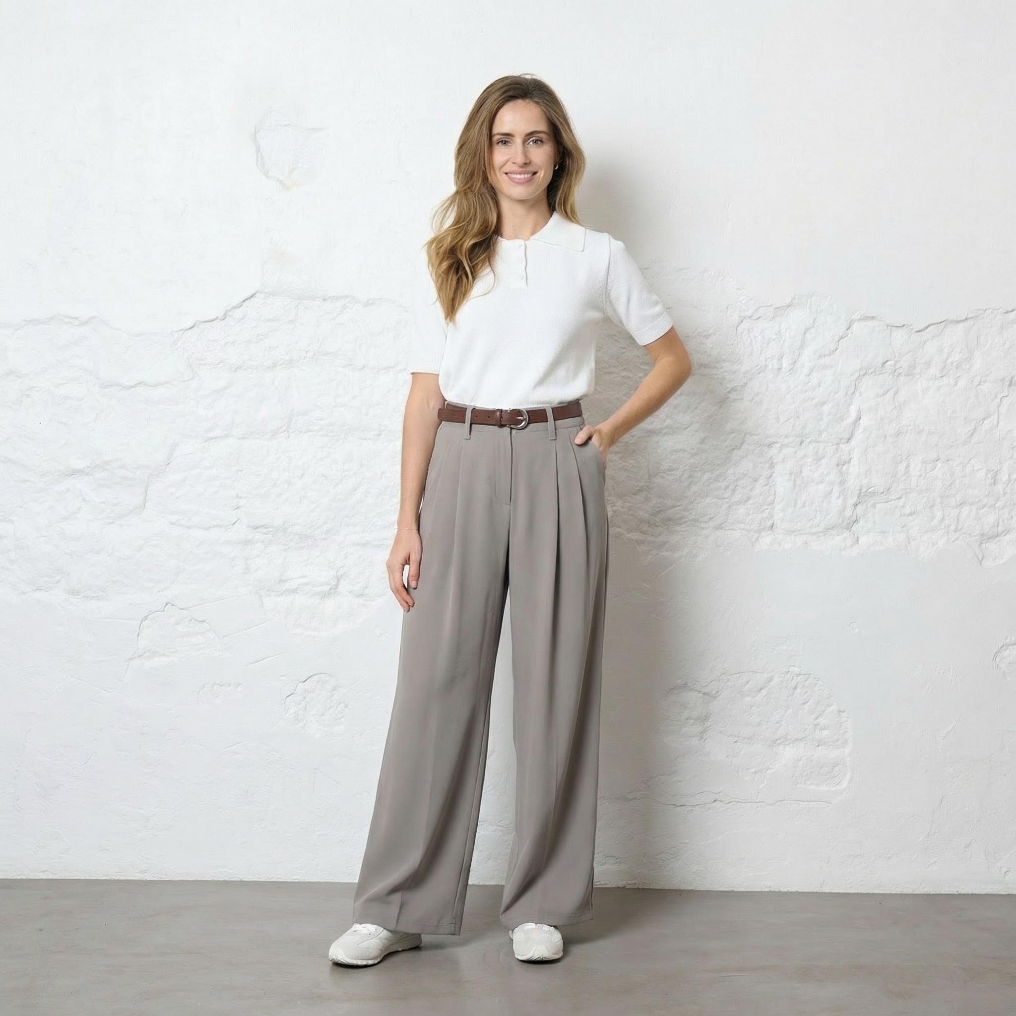 Grossiste Feelkoo - Pantalon fluide avec ceinture offerte, taille mi-hauteur coupe classique