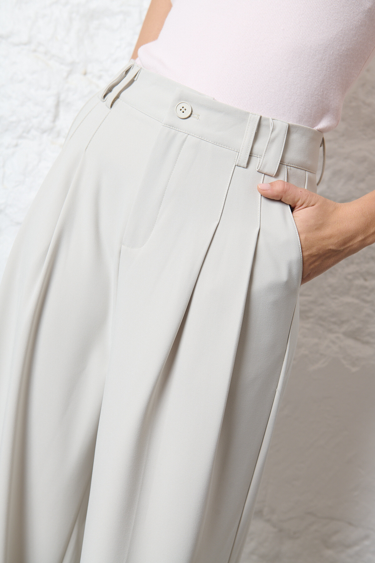 Grossista Feelkoo - Pantaloni su misura con pieghe