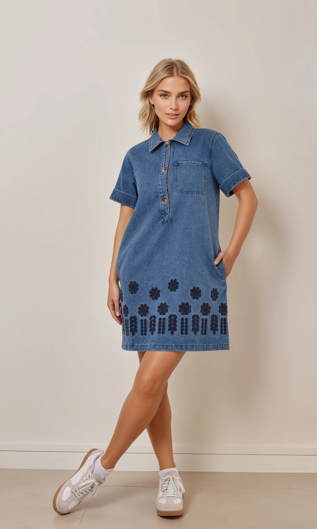 Wholesaler Feelkoo - Straight dress with embroidery