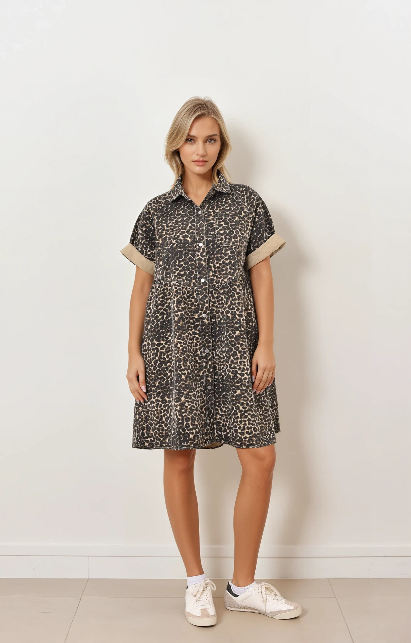 Robe en jean délavé léopard avec poches latérales