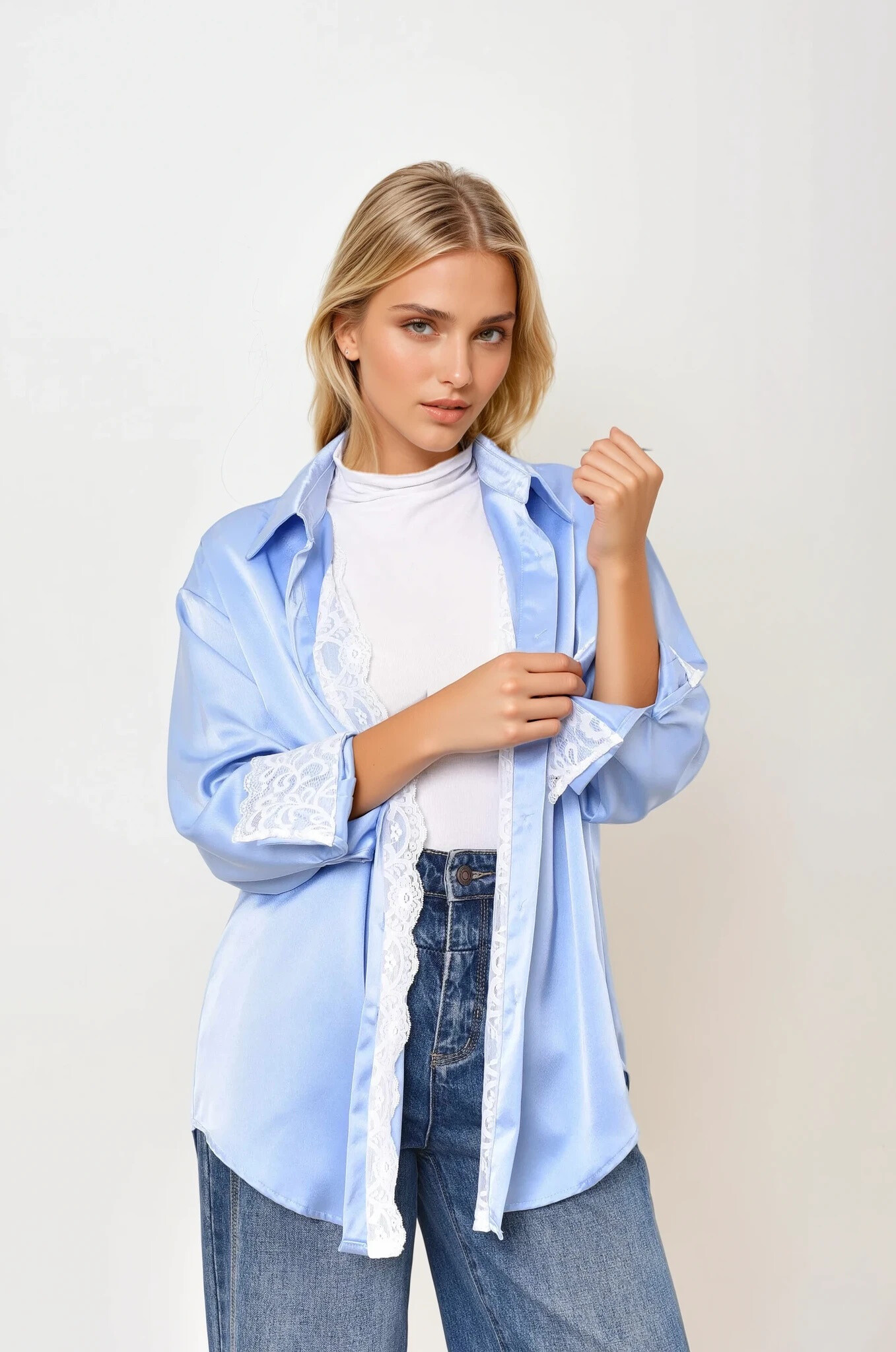 Wholesaler Feelkoo - Satin shirt with lace edge