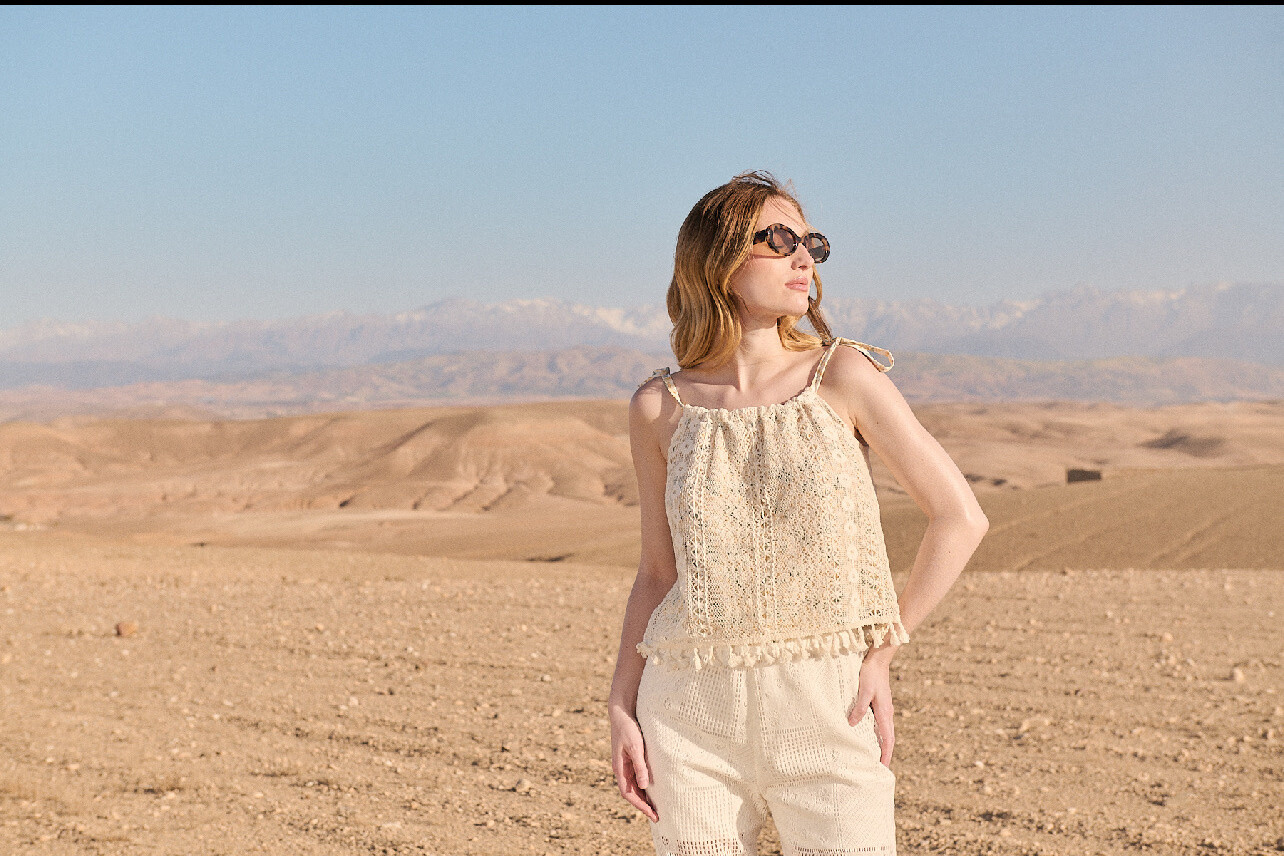 Wholesaler Feelkoo - Crochet style top