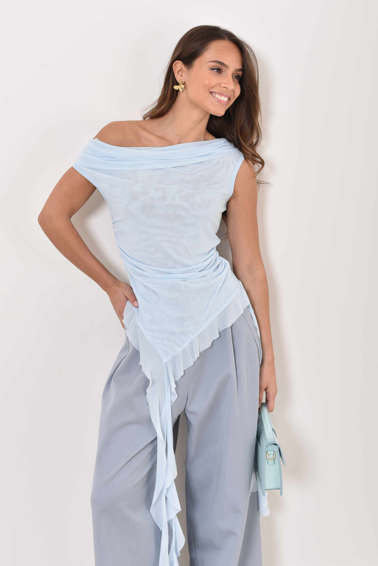 Wholesaler Feelkoo - Top with bare shoulder ruffles