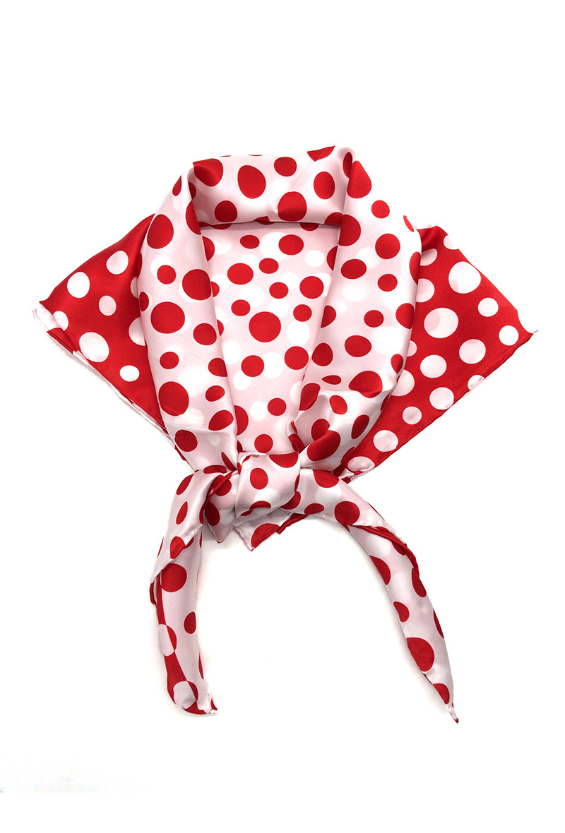 Mayorista Feelmoon - PAÑUELO DE SEDA CUADRADO ESTAMPADO CON LUNARES BICOLOR