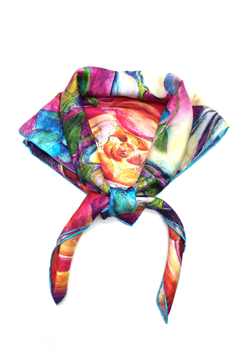Grossiste Feelmoon - ÉTOLE CARRÉE EN SOIE IMPRIMÉE AVEC MOTIF FLEURS