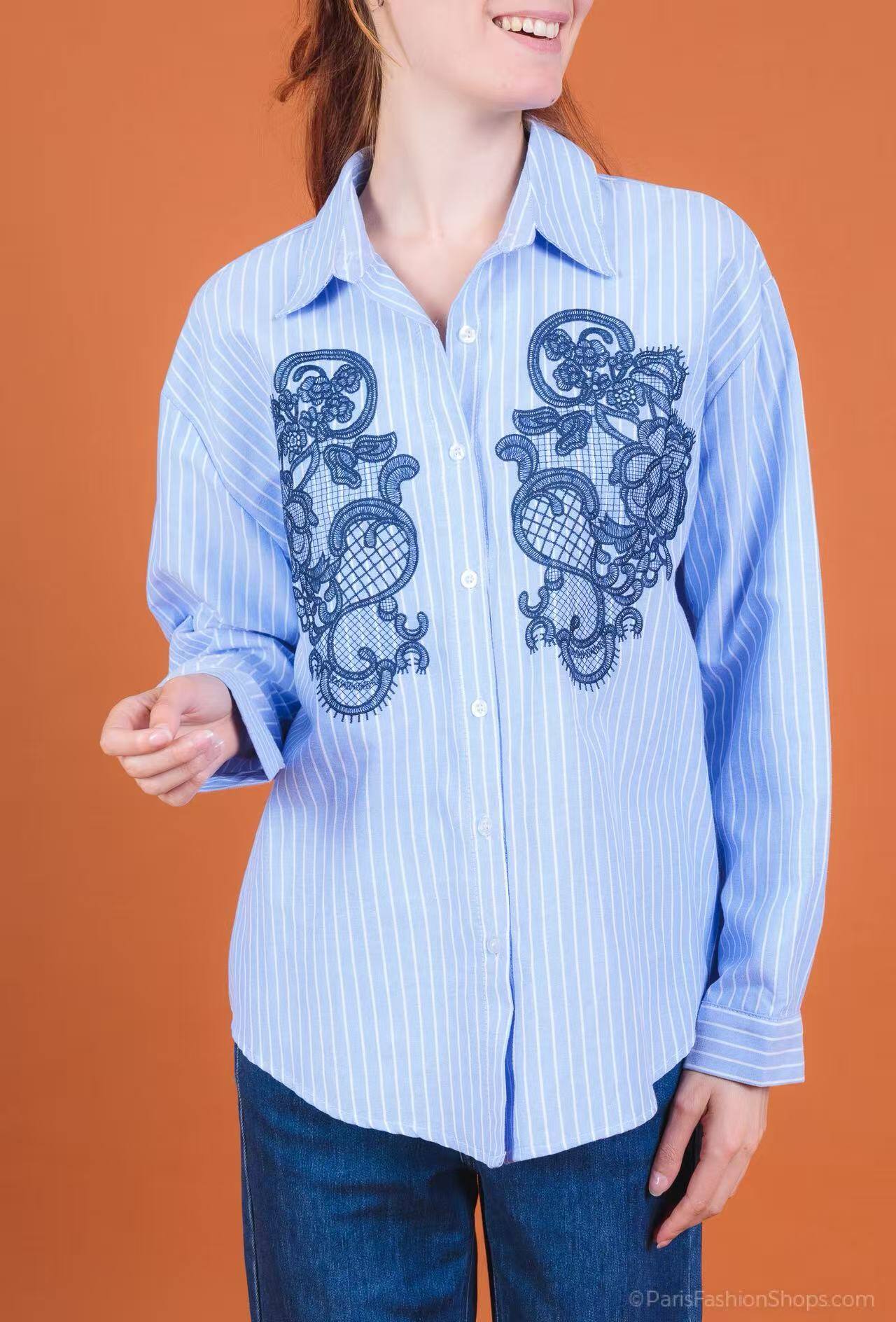 Grossista FEELOOK - Camicia ricamata azzurro cielo – Eleganza moderna e femminile