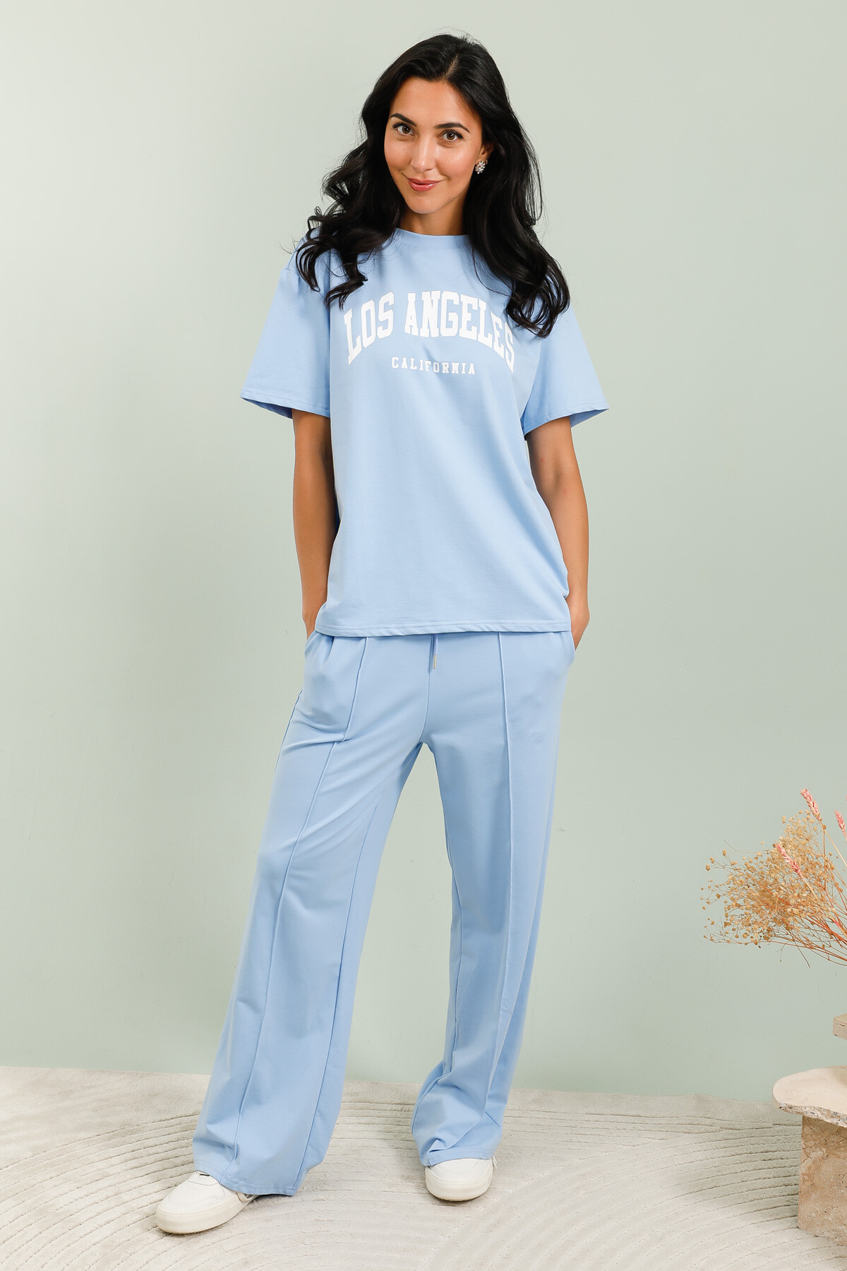 Wholesaler FEELOOK - Light blue casual set “Los Angeles California” – T-shirt & flowy pants
