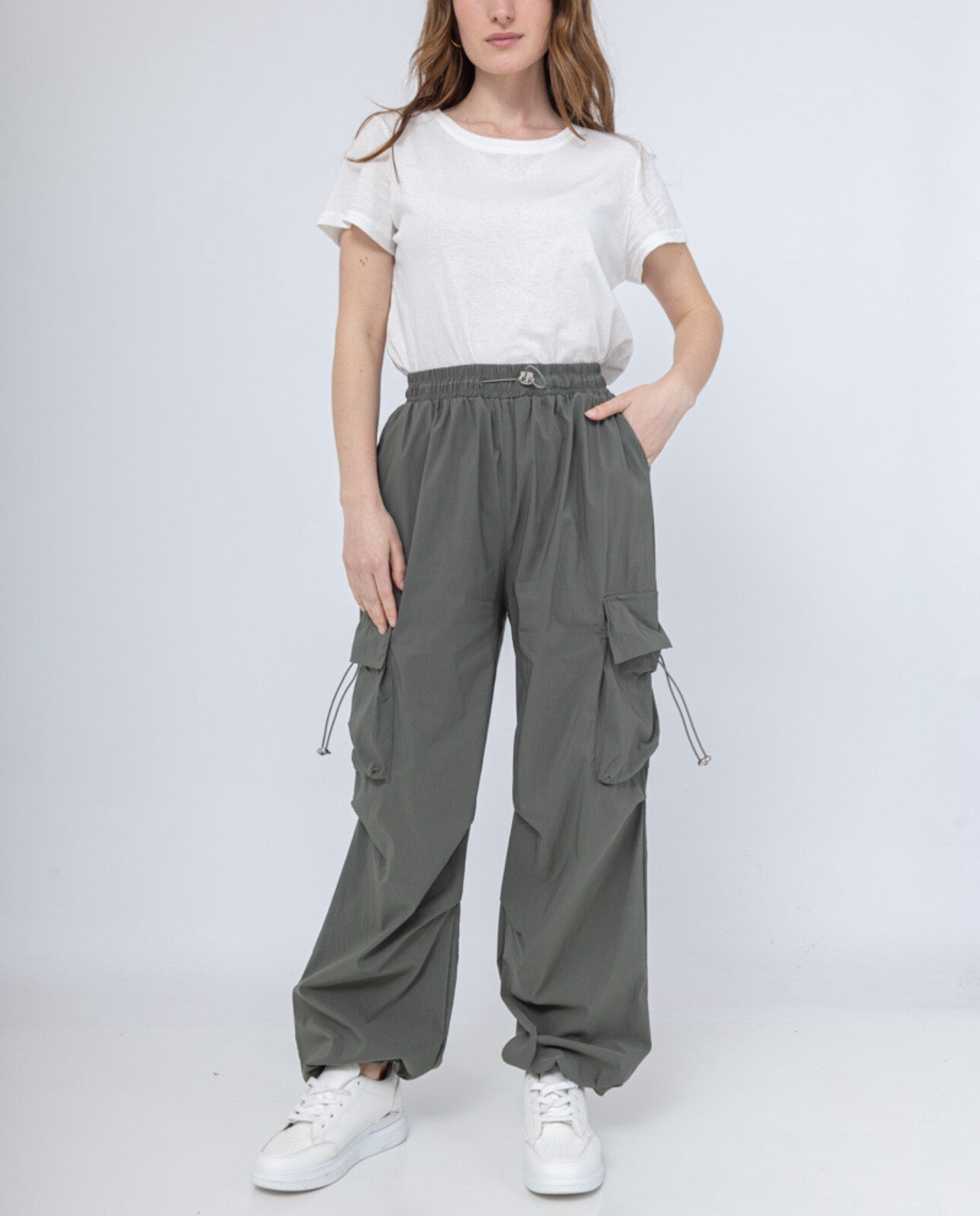 Grossiste FEELOOK - Pantalon cargo avec poches