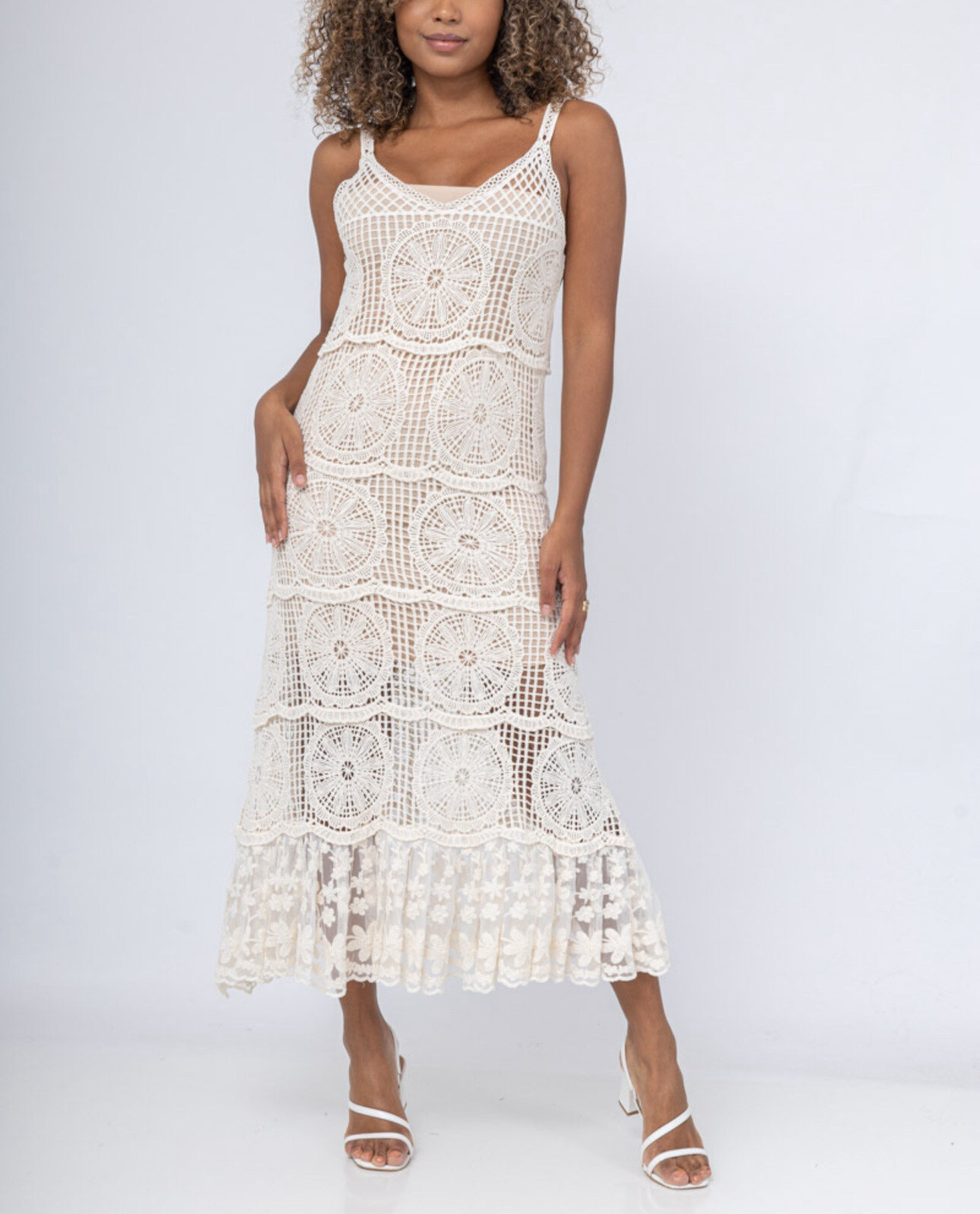 Grossiste FEELOOK - Robe brodée sans manches