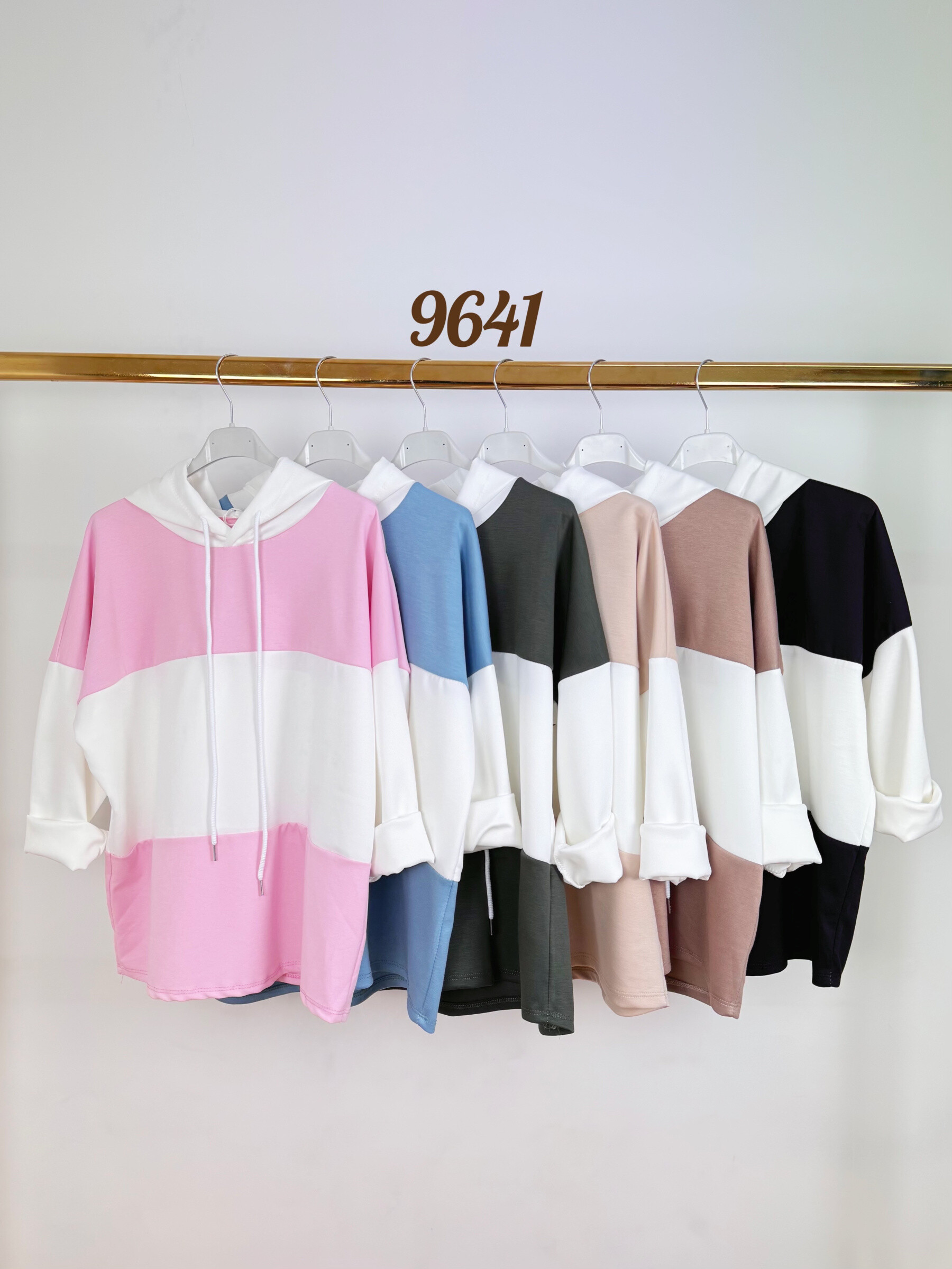 Grossiste FEELOOK - Sweat a capuche a manches longues bicolore