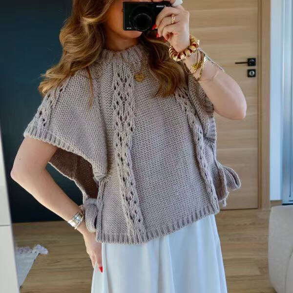 Wholesaler FEELOOK - Twisted knit poncho - Bohemian chic style
