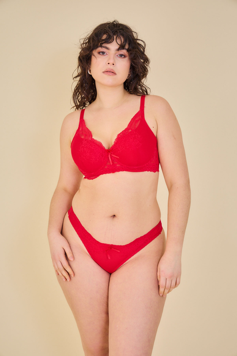 Wholesaler FEI-LINGERIE - Seductive lingerie set with shiny details - Cup D