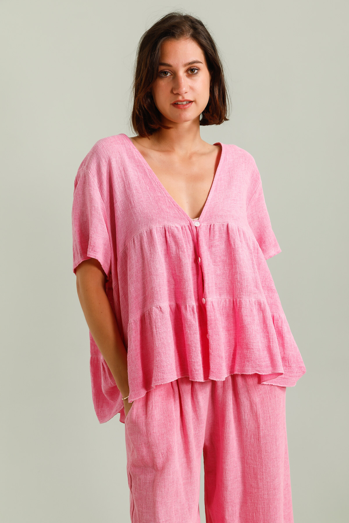Grossiste Fengo by Pretty Collection - Blouse col v, boutonné et manches courtes, en lin ⁄ coton