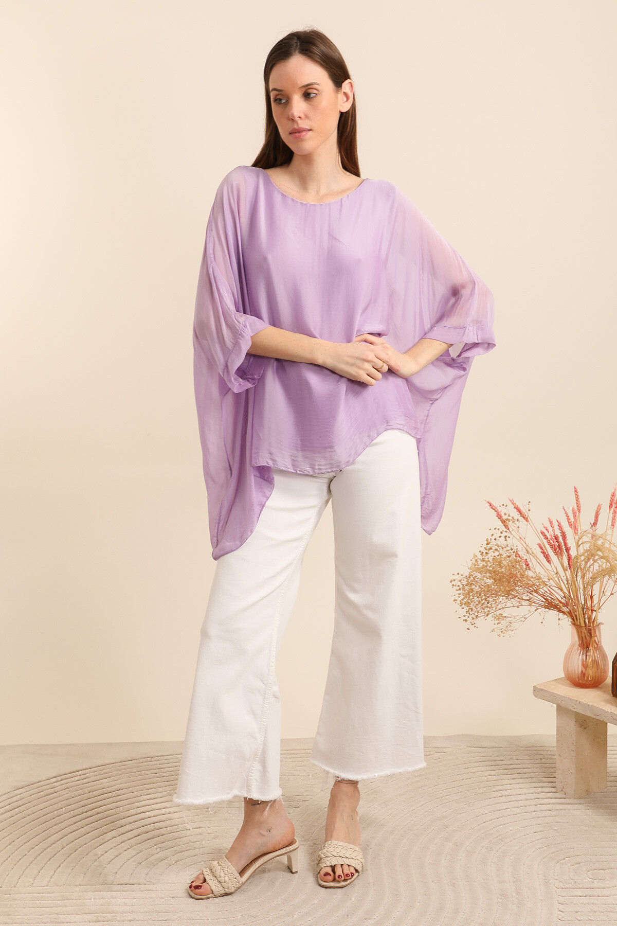 Grossiste Fengo by Pretty Collection - Blouse fluide en soie avec manches chauves-souris, et doublure intérieure
