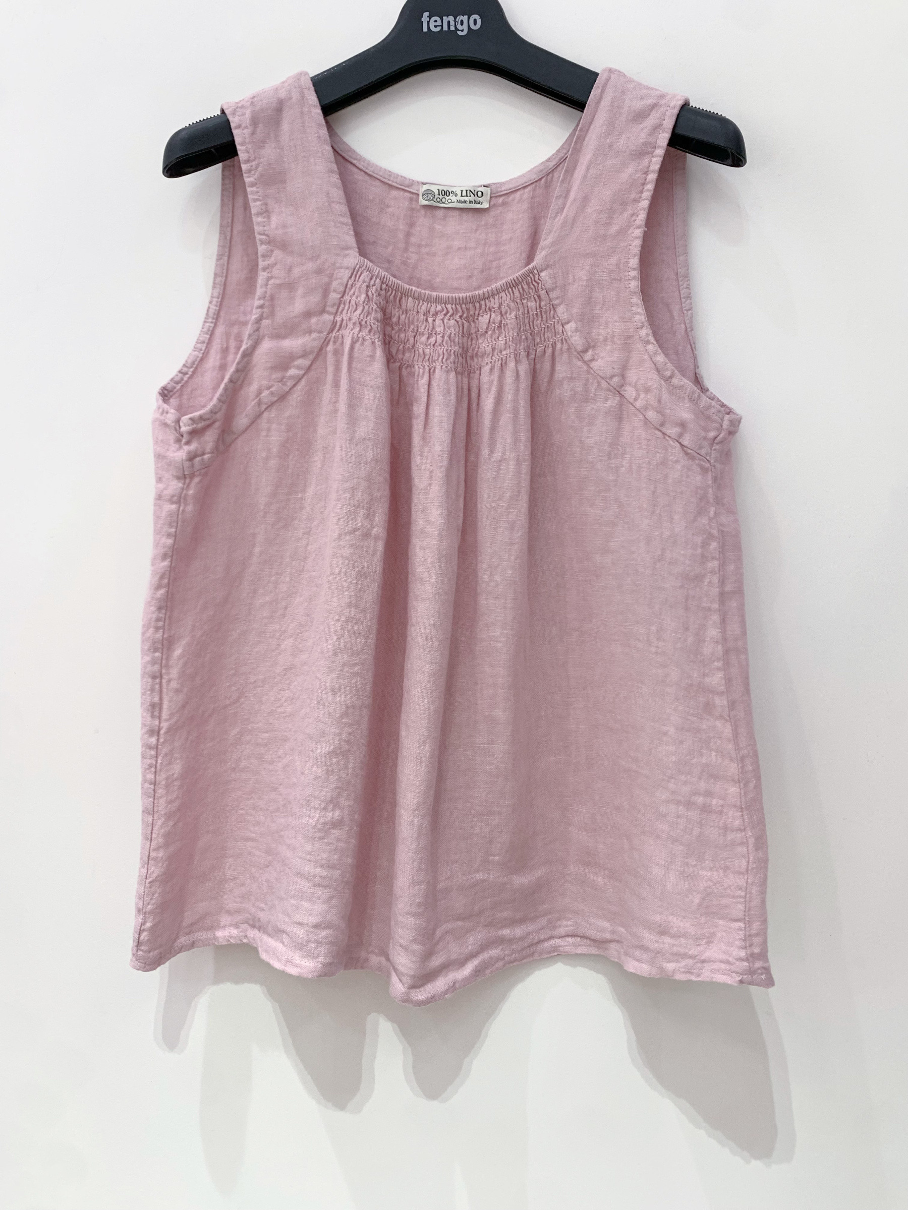 Grossiste Fengo by Pretty Collection - Débardeur en lin avec encolure smockée en lin 100%.