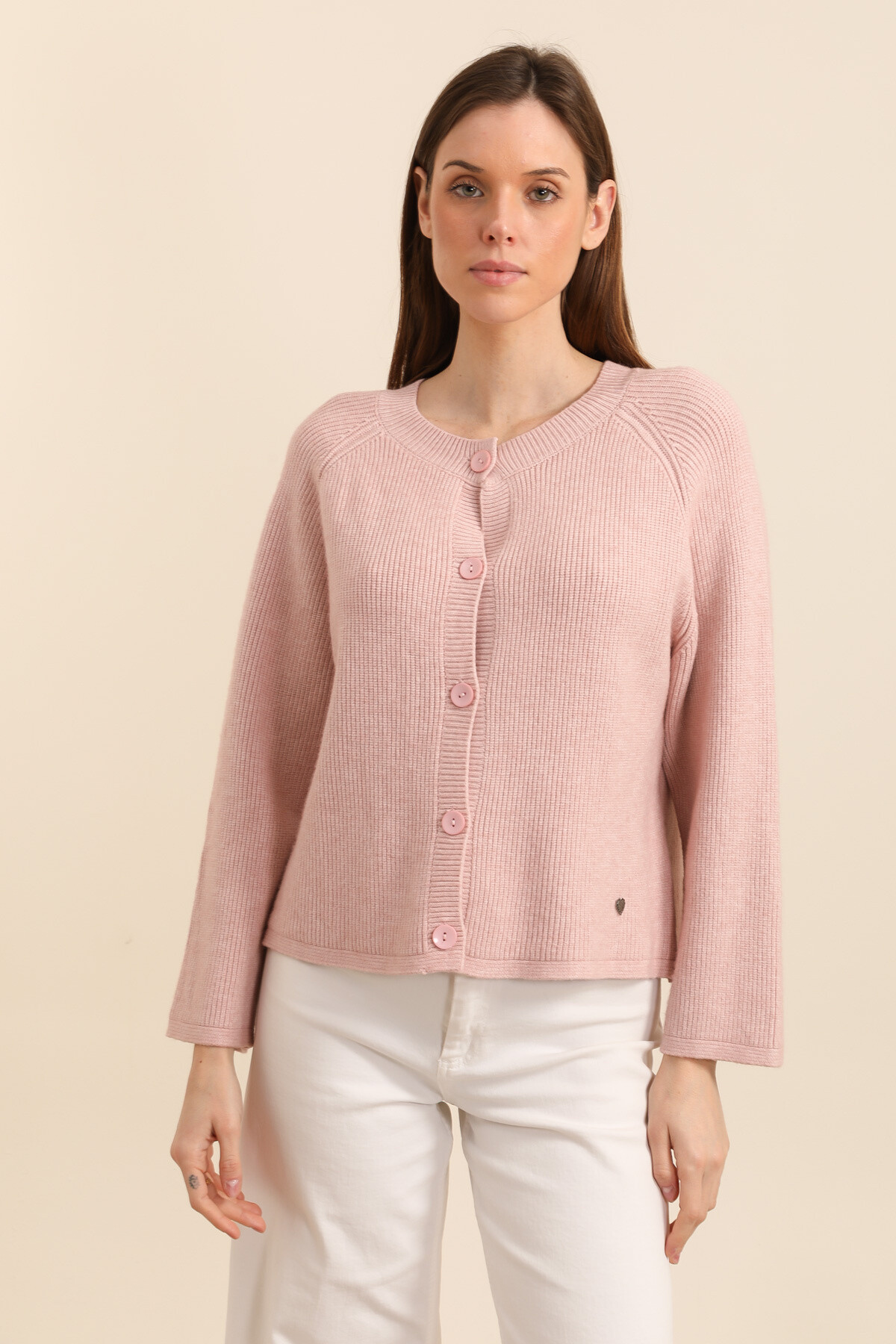 Grossiste Fengo by Pretty Collection - Gilet boutonné, en maille côtelée, avec manches longues et droites.
