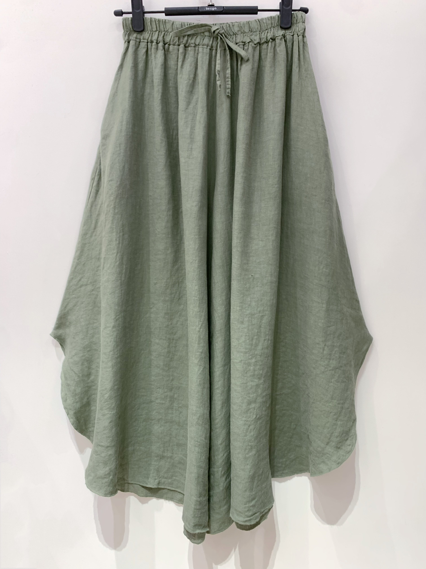 Großhändler Fengo by Pretty Collection - Weite und fließende Hose, aus 100% Leinen mit 2 Taschen, abgerundeter Saum