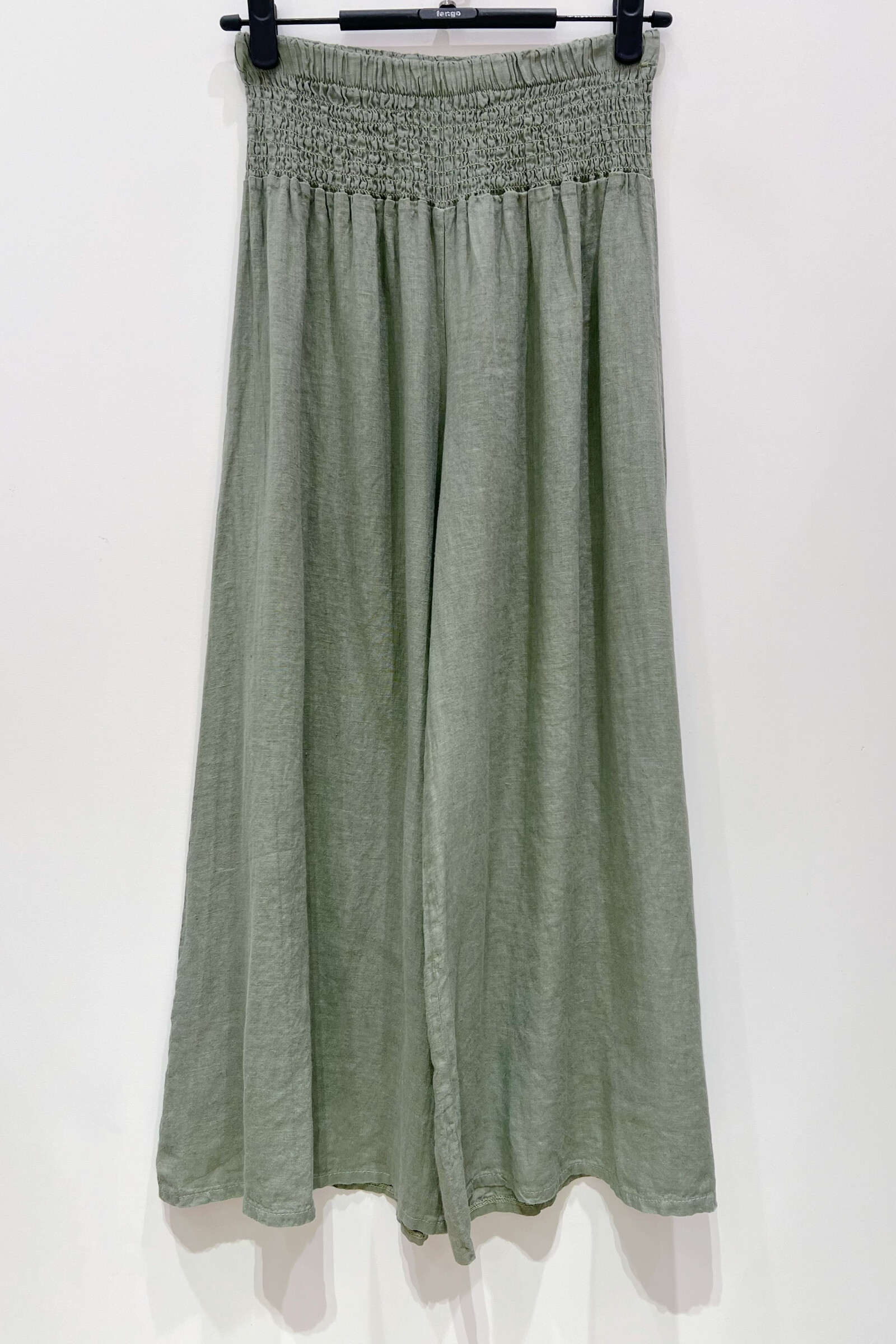 Grossista Fengo by Pretty Collection - Pantaloni larghi e fluidi in lino, stretti in vita