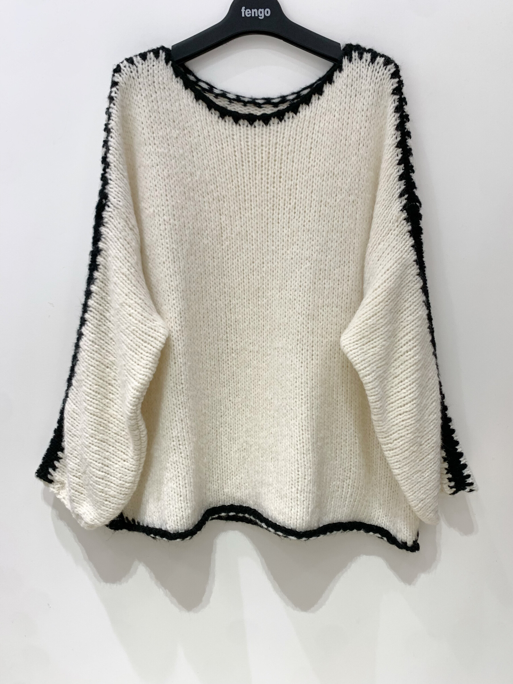 Grossista Fengo by Pretty Collection - Maglione di lana con bordi contrastanti