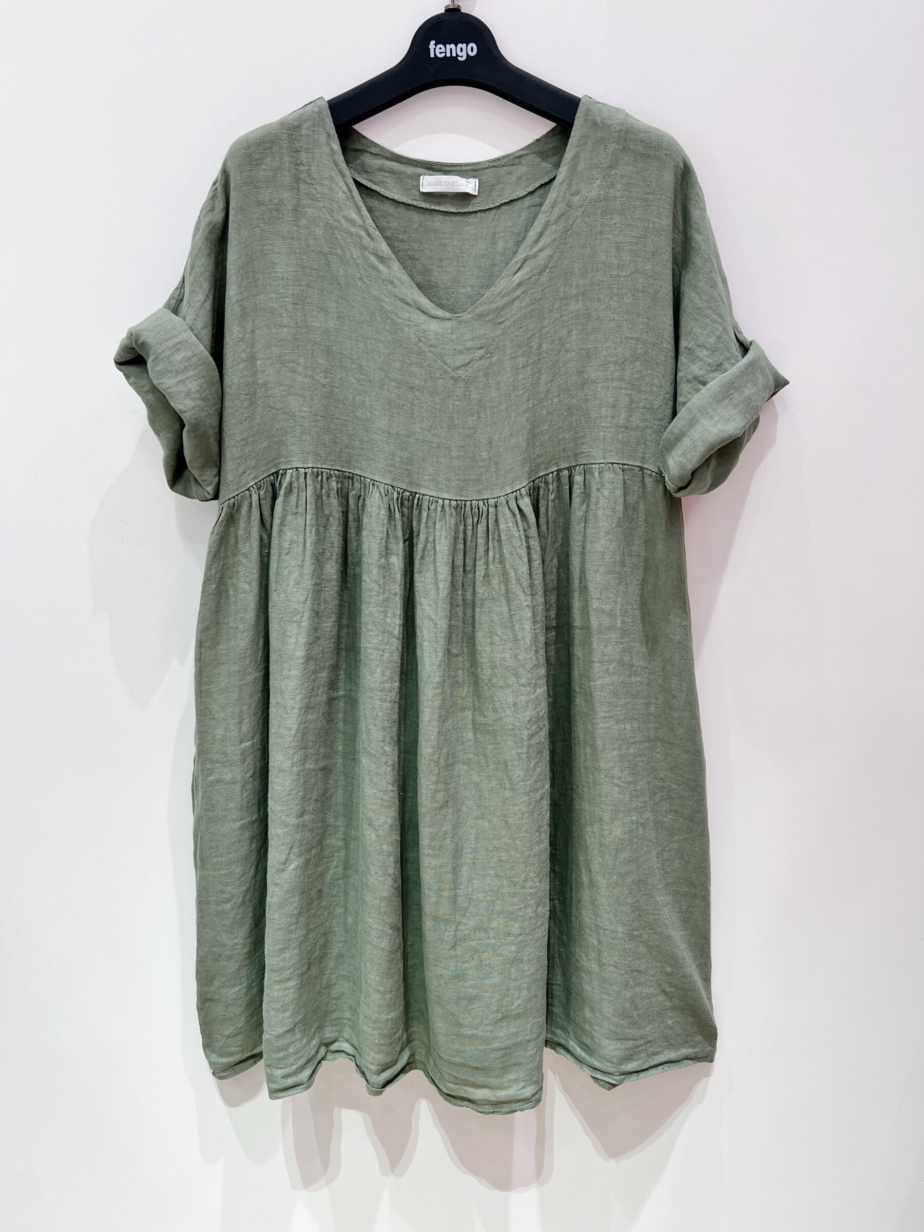 Grossiste Fengo by Pretty Collection - Robe mi-longue, large à col et manches courtes, en lin 100%