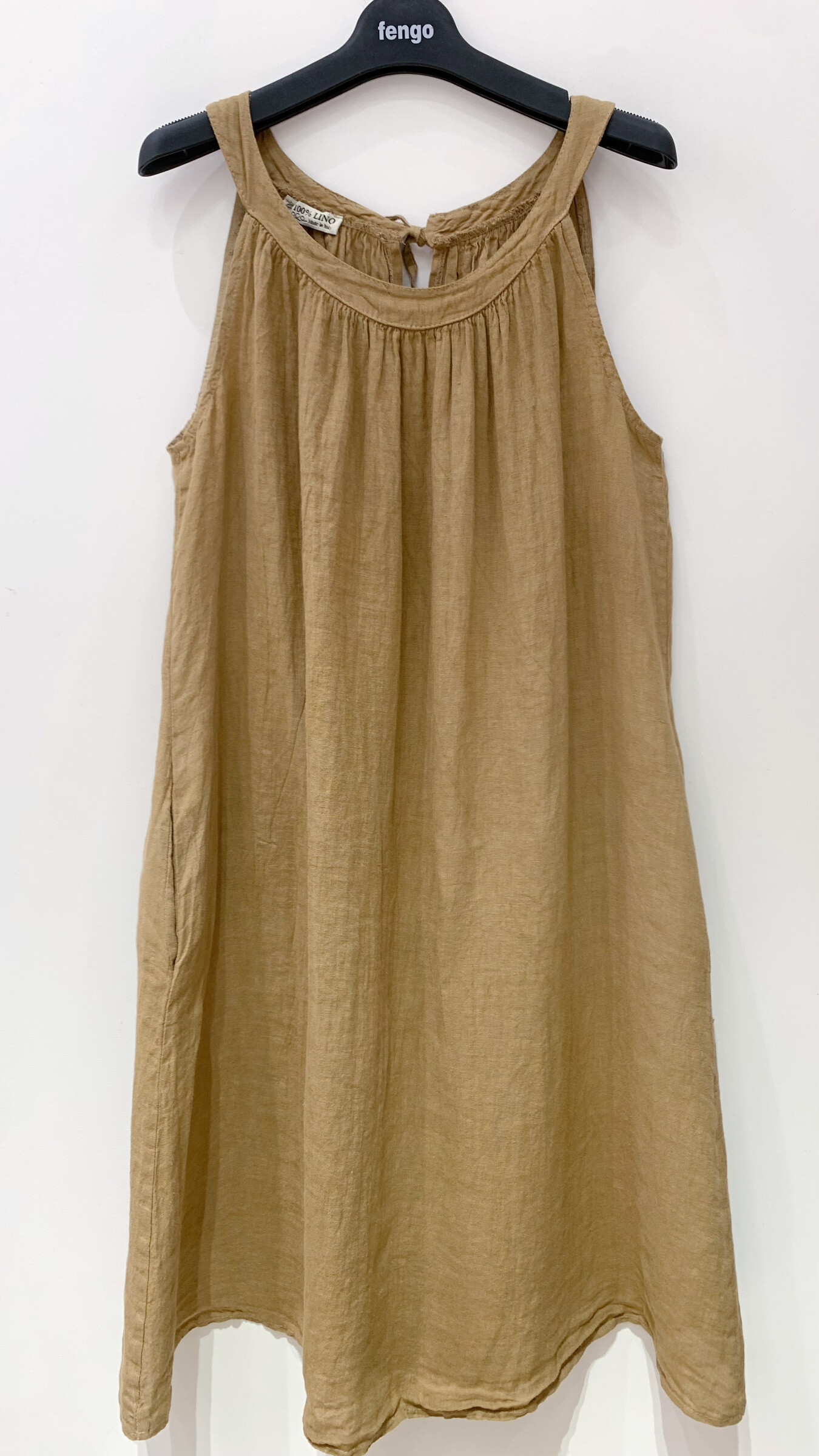 Grossiste Fengo by Pretty Collection - Robe mi-longue, taille large à bretelles avec attache et 2 poches