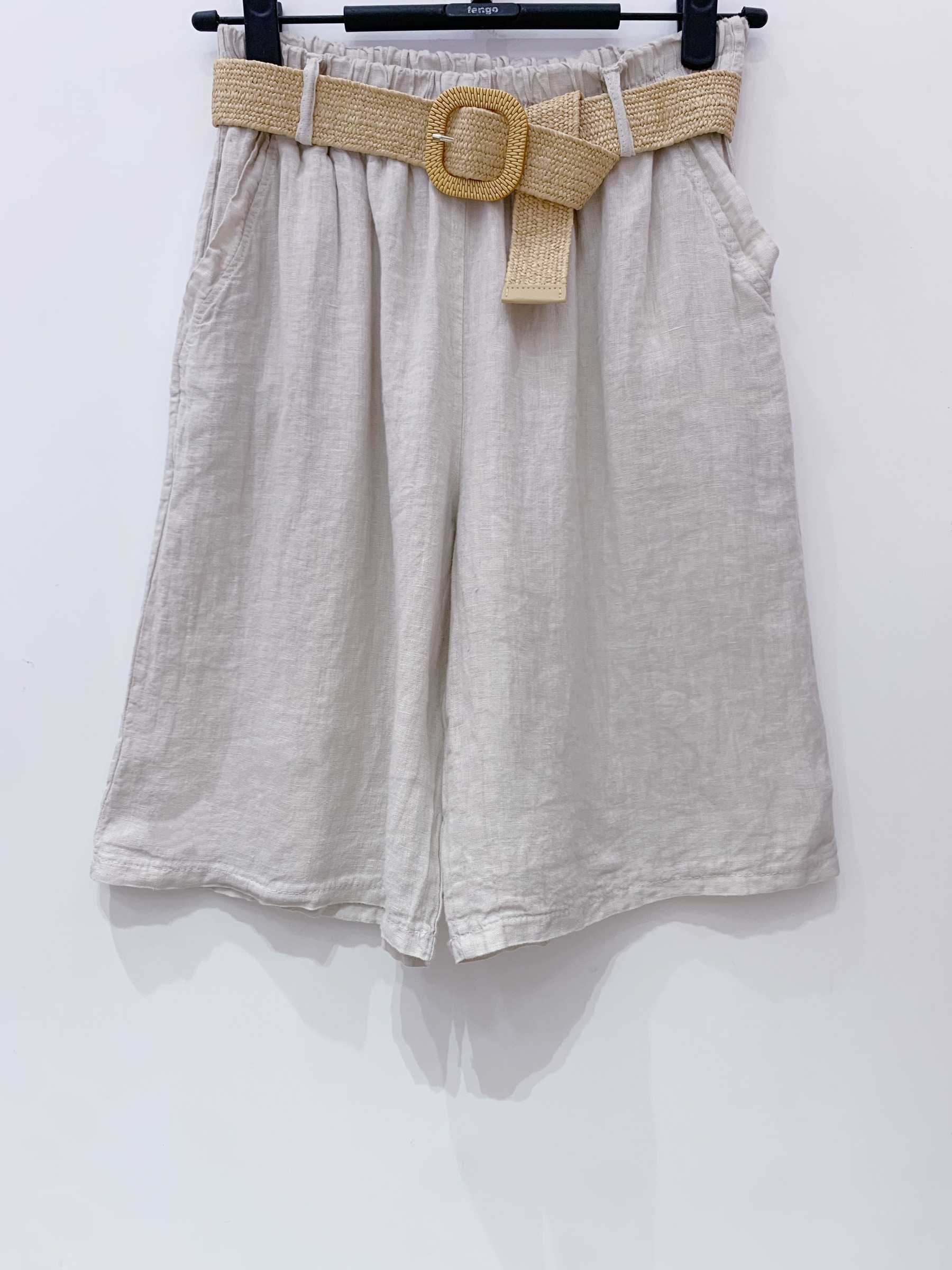 Wholesaler Fengo by Pretty Collection - 100% linen Bermuda shorts with integrated belt.