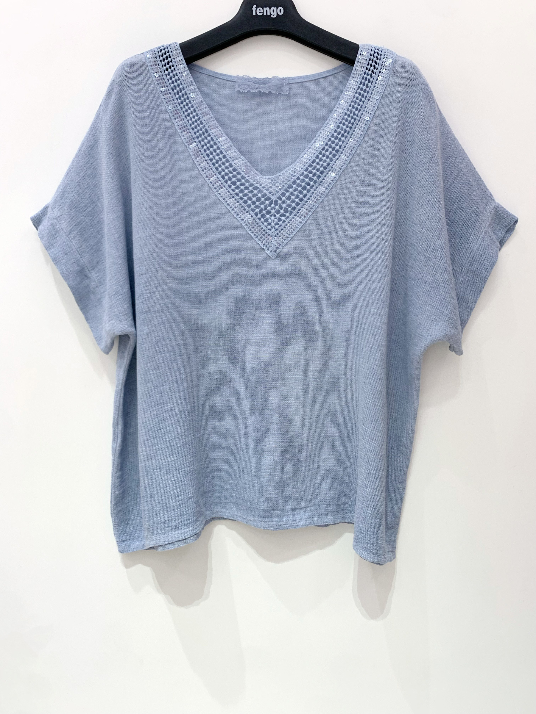 Wholesaler Fengo by Pretty Collection - V-neck top with sequins in a linen/cotton blend and short sleeves