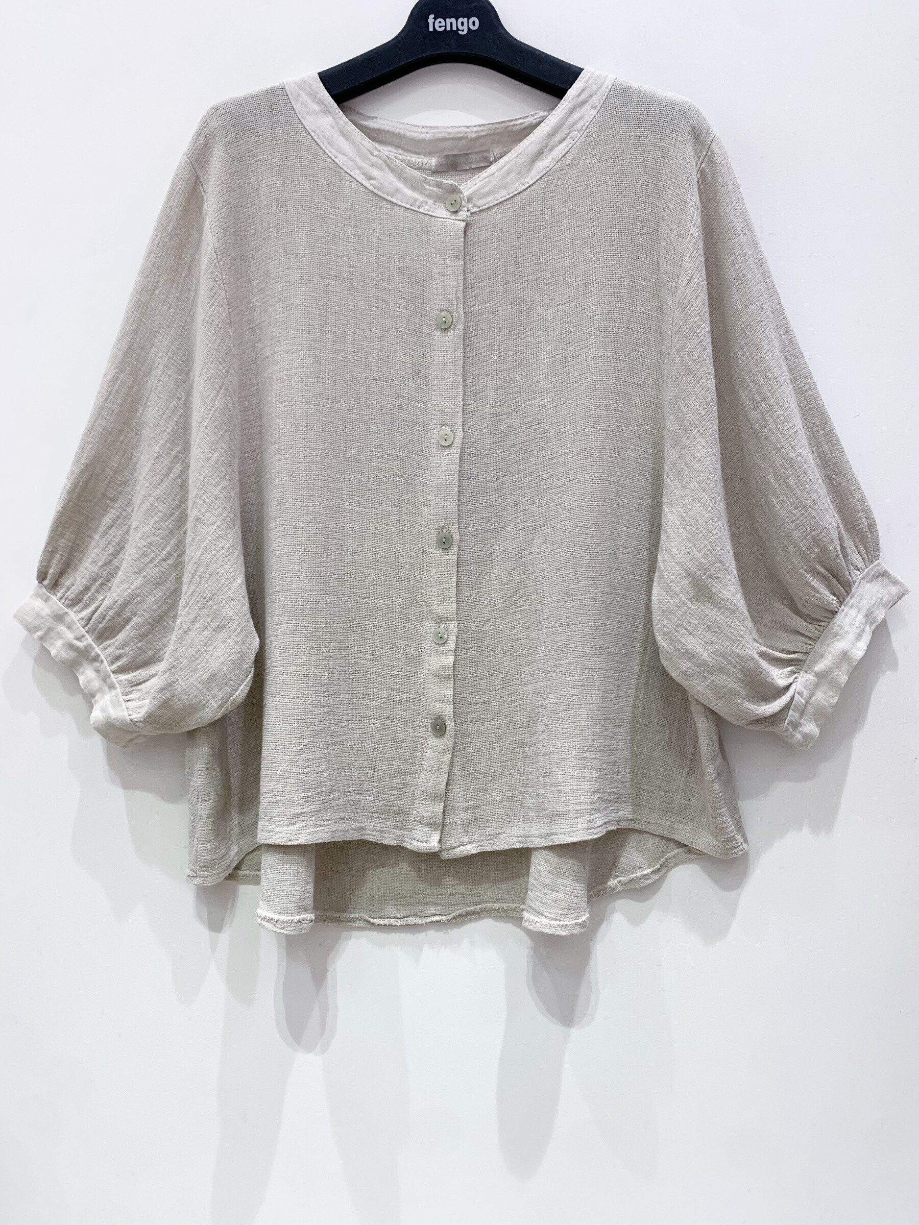 Mayorista Fengo by Pretty Collection - Camisa con mangas cortas en la mezcla de lino ⁄ algodón.
