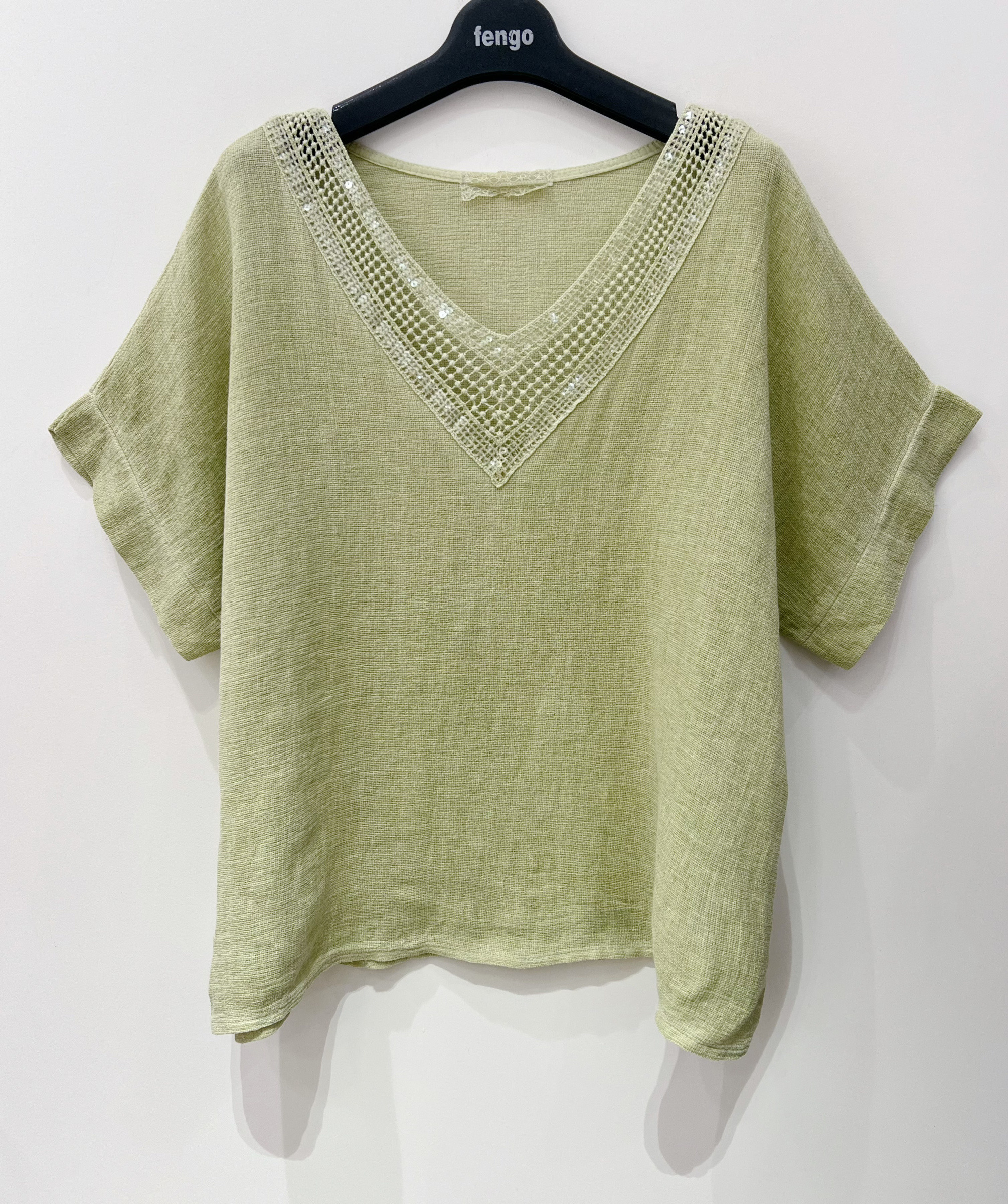 Wholesaler Fengo by Pretty Collection - V-neck top with sequins in a linen/cotton blend and short sleeves
