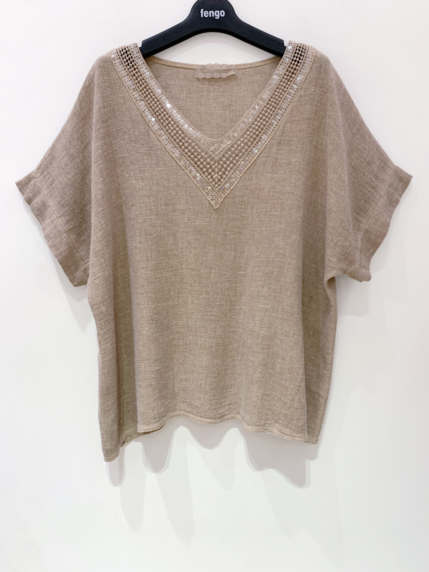 Großhändler Fengo by Pretty Collection - Bluse mit V-Ausschnitt, kurzen Ärmeln, mit Pailletten aus Leinen ⁄ Baumwollmischung.