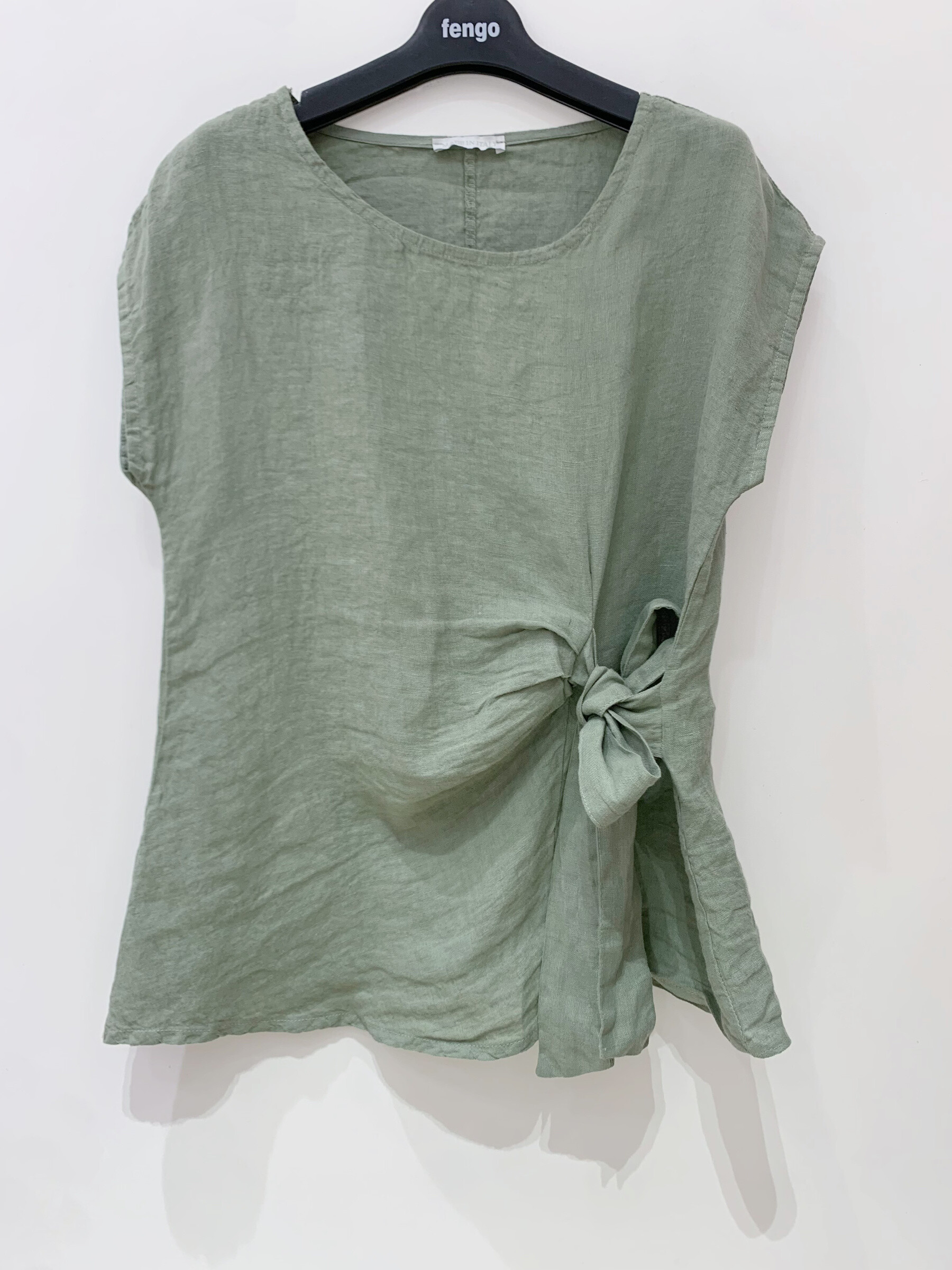 Wholesaler Fengo by Pretty Collection - Sleeveless linen top with knot